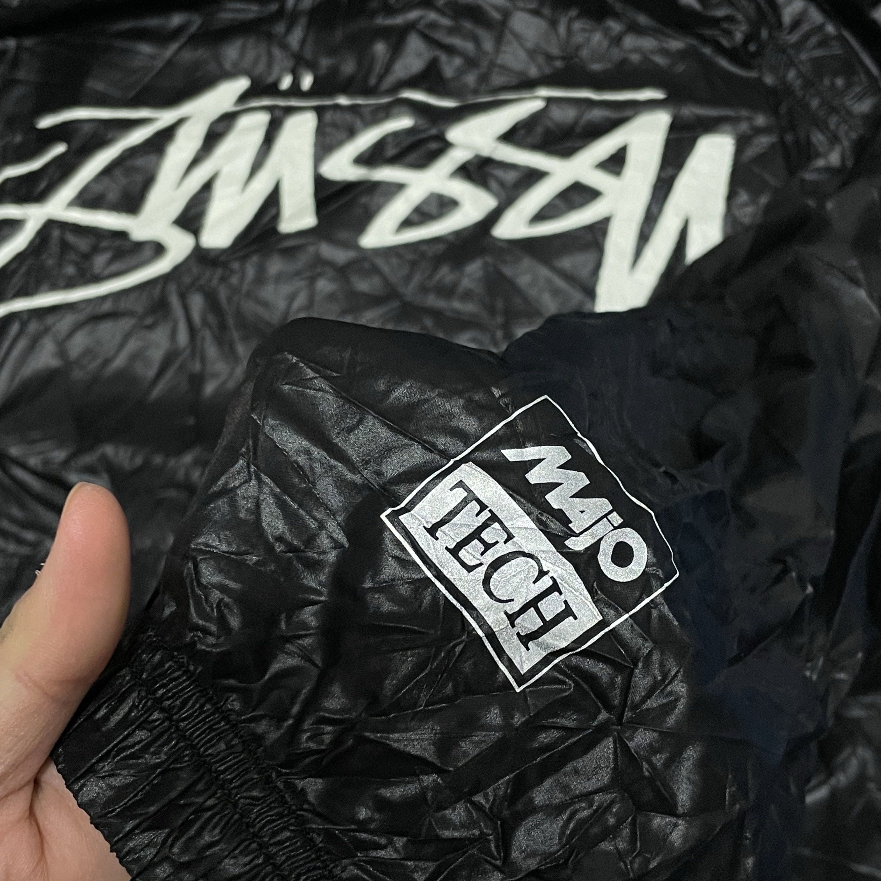 Stussy Beach Shell Wrinkled Nylon Jacket Black 착용 스타일 - 5