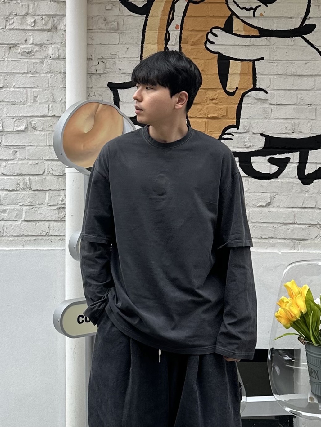 Maison Mihara Yasuhiro Blakey OG Sole Canvas Low-top Sneakers Black White, Maison Mihara Yasuhiro Blakey OG Sole Leather Low-top Sneakers Black 착용 스타일 - 3