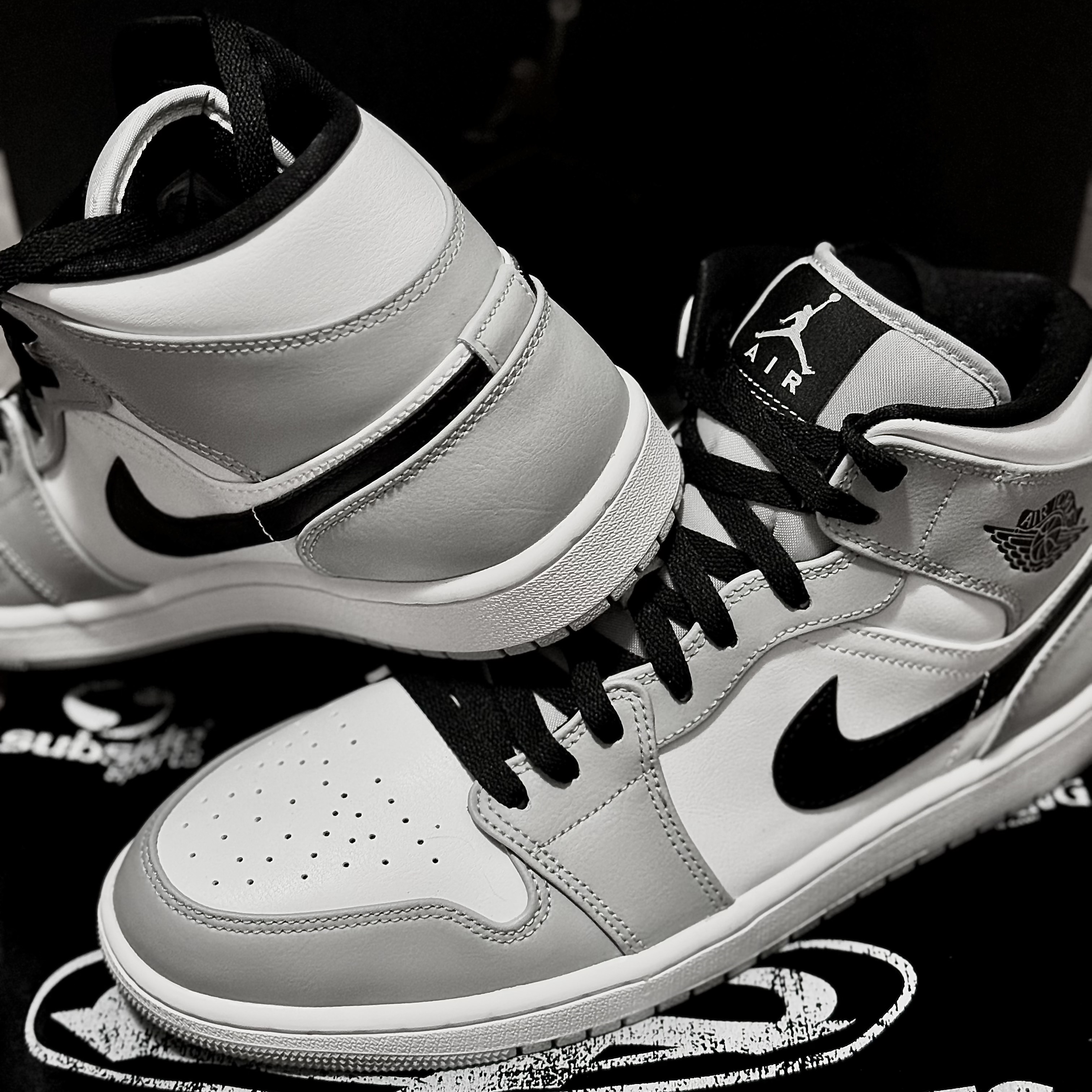 Jordan 1 Mid Light Smoke Grey 착용 스타일