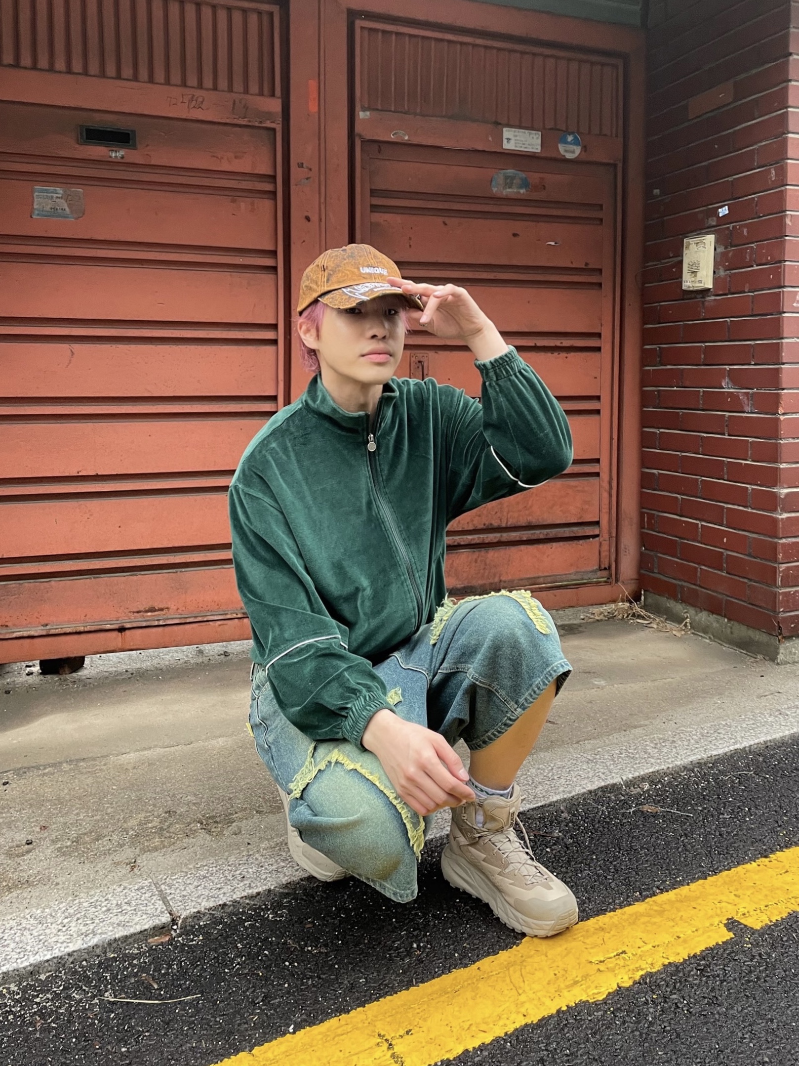 Hoka Kaha Gore-Tex Tan 착용 스타일 - 5