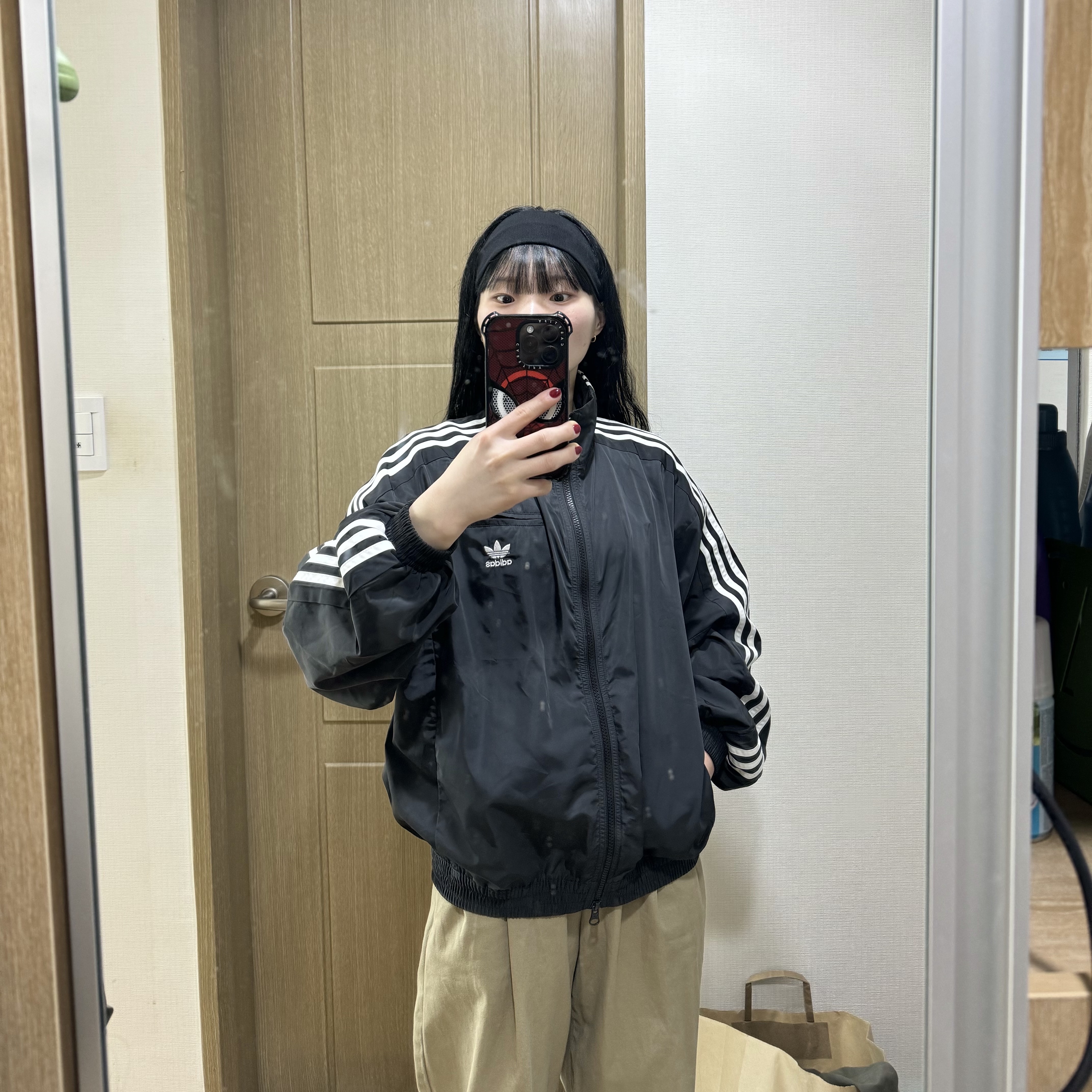 (W) Adidas Adicolor Classic Track Jacket Black - KR Sizing, Nike Dunk Low Retro PRM Halloween 착용 스타일 - 3