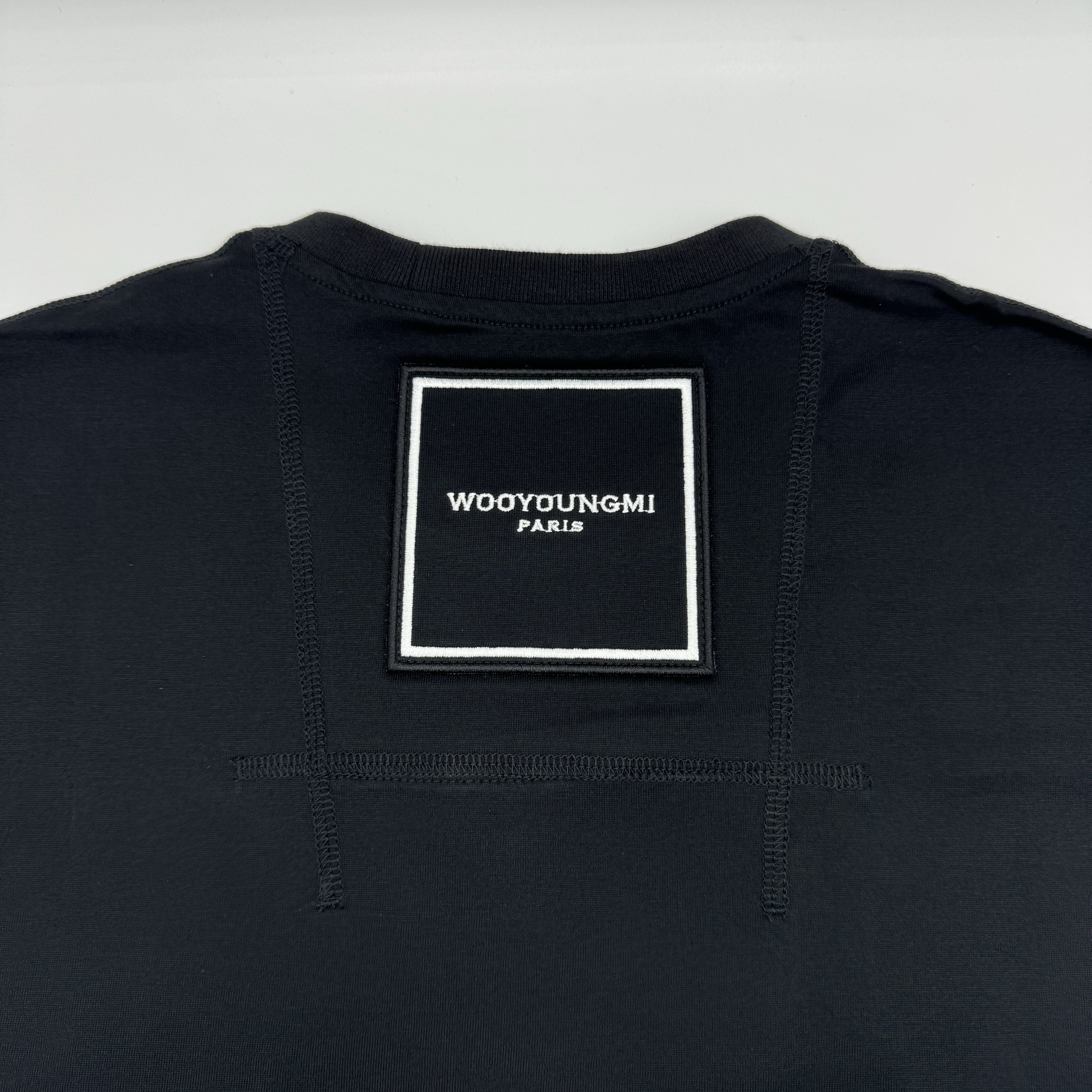 Wooyoungmi Cotton Square Label T-Shirt Black - 24SS 착용 스타일 - 3