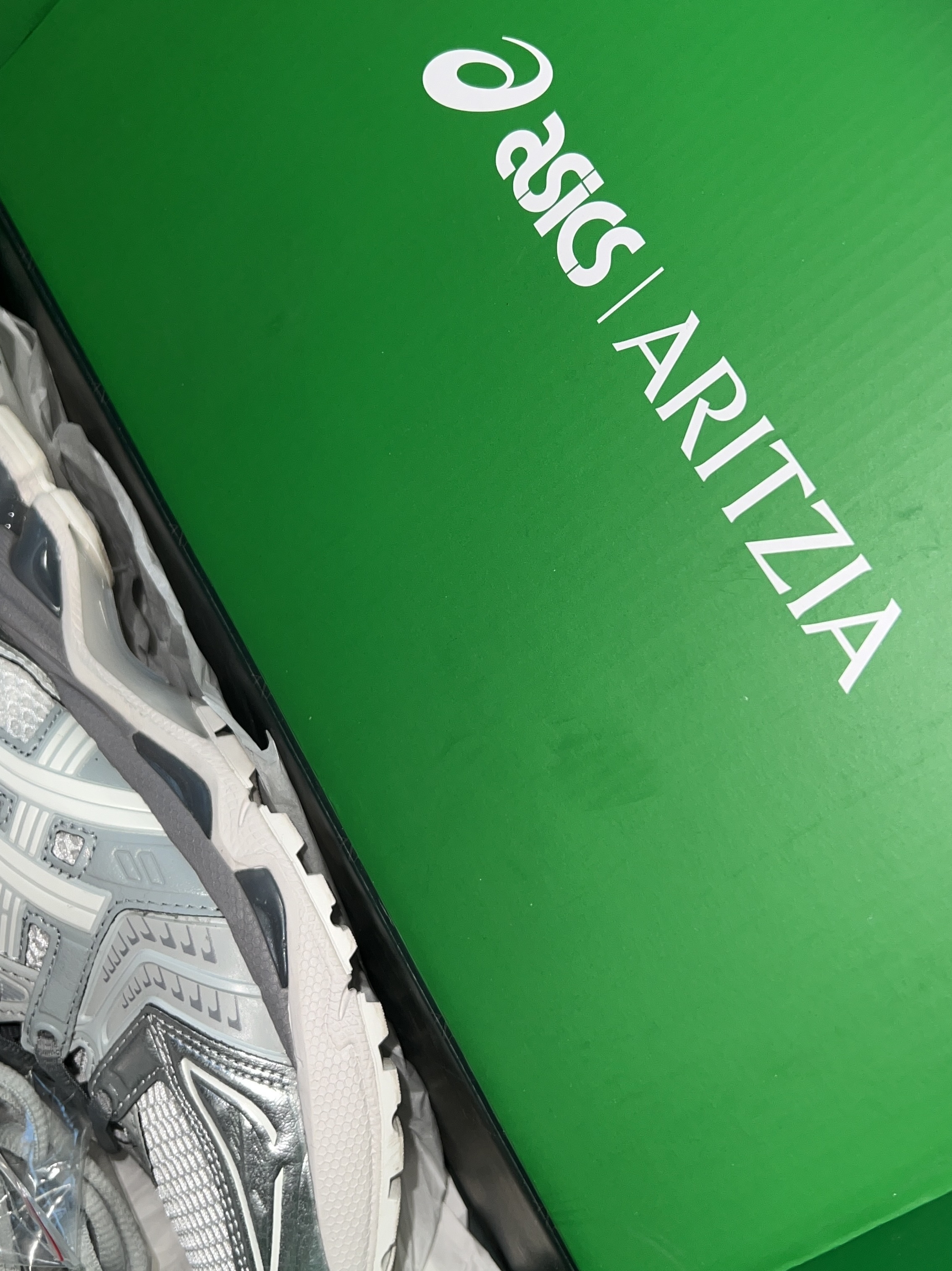 Asics x Aritzia Gel-Kayano 14 Blanc De Blanc 착용 스타일 - 1