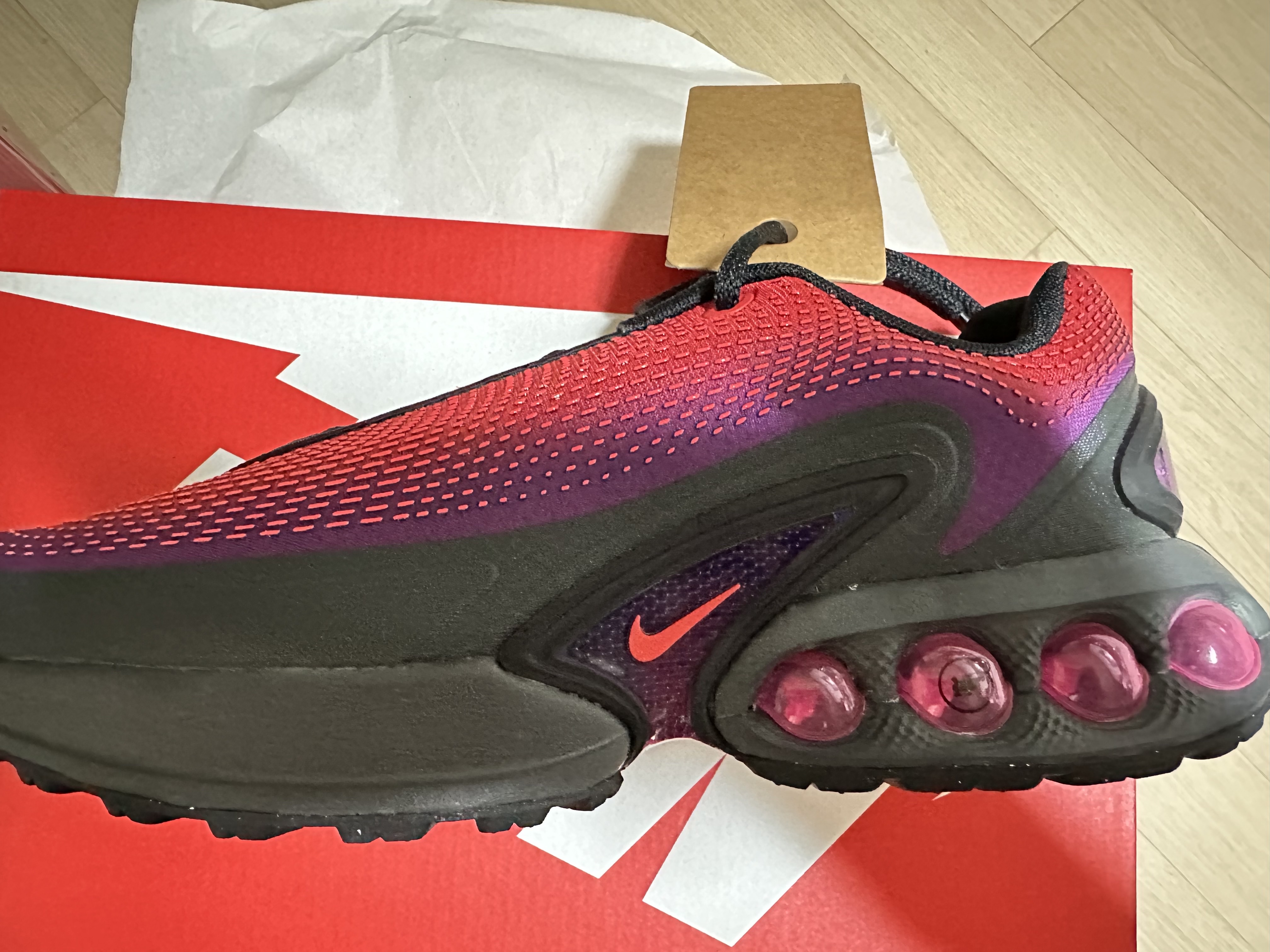 Nike Air Max DN All Day Vivid Purple Dark Smoke Grey 착용 스타일