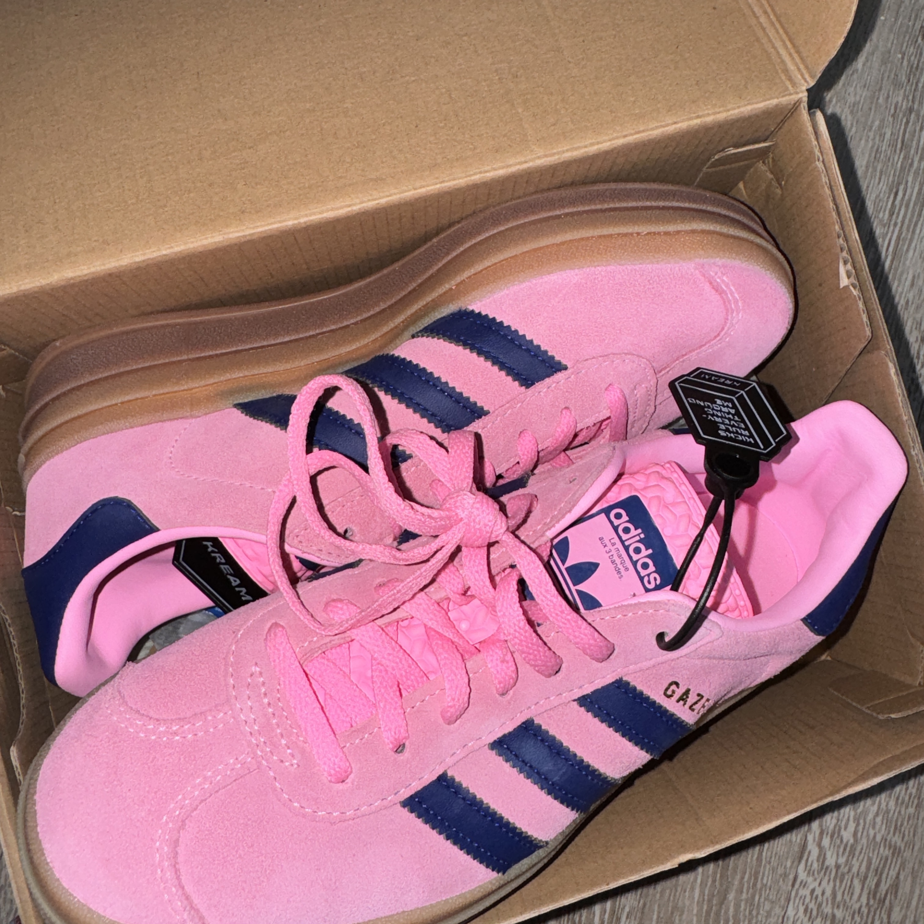 (W) Adidas Gazelle Bold Pink Glow Victory Blue 착용 스타일