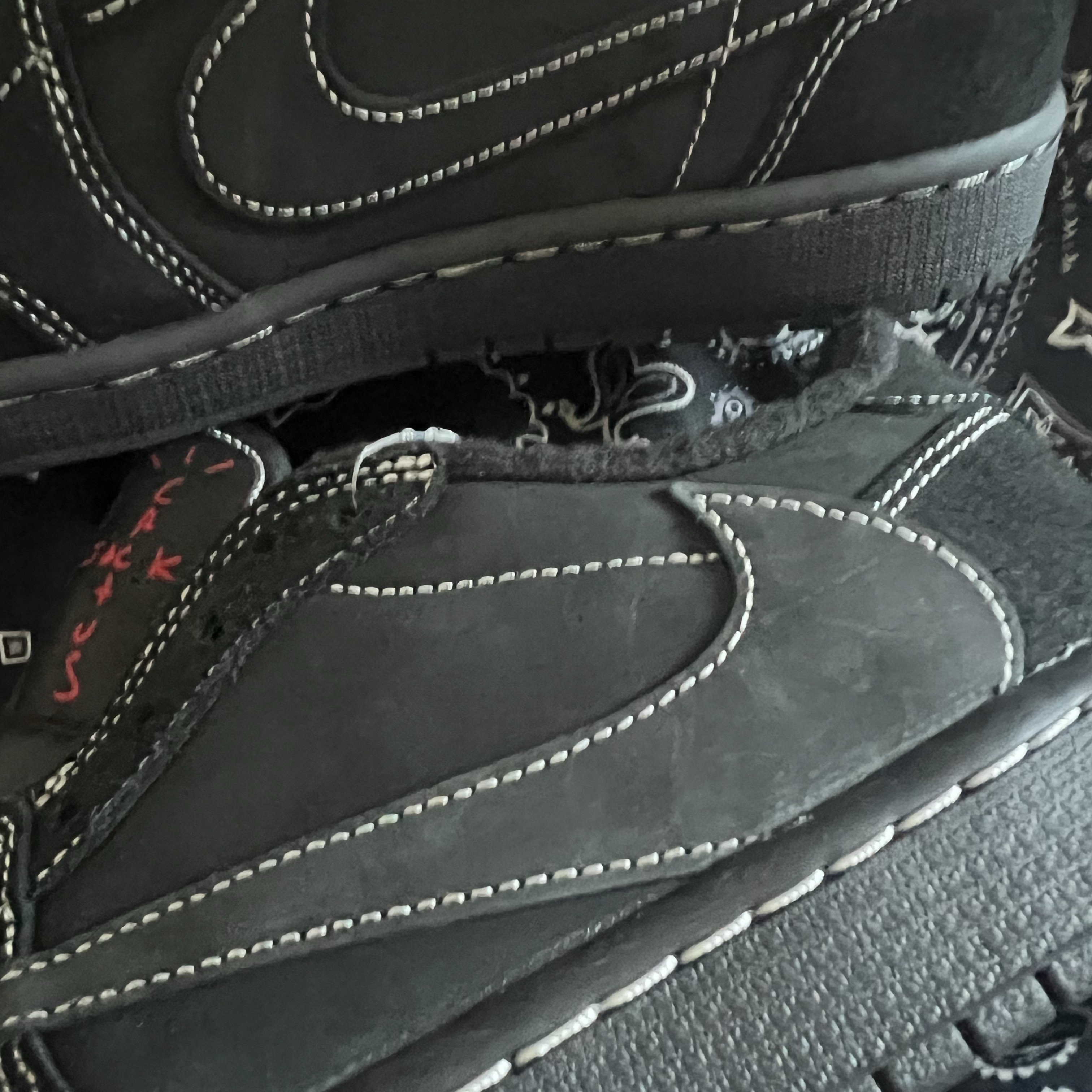 Jordan 1 x Travis Scott Retro Low OG SP Black Phantom 착용 스타일
