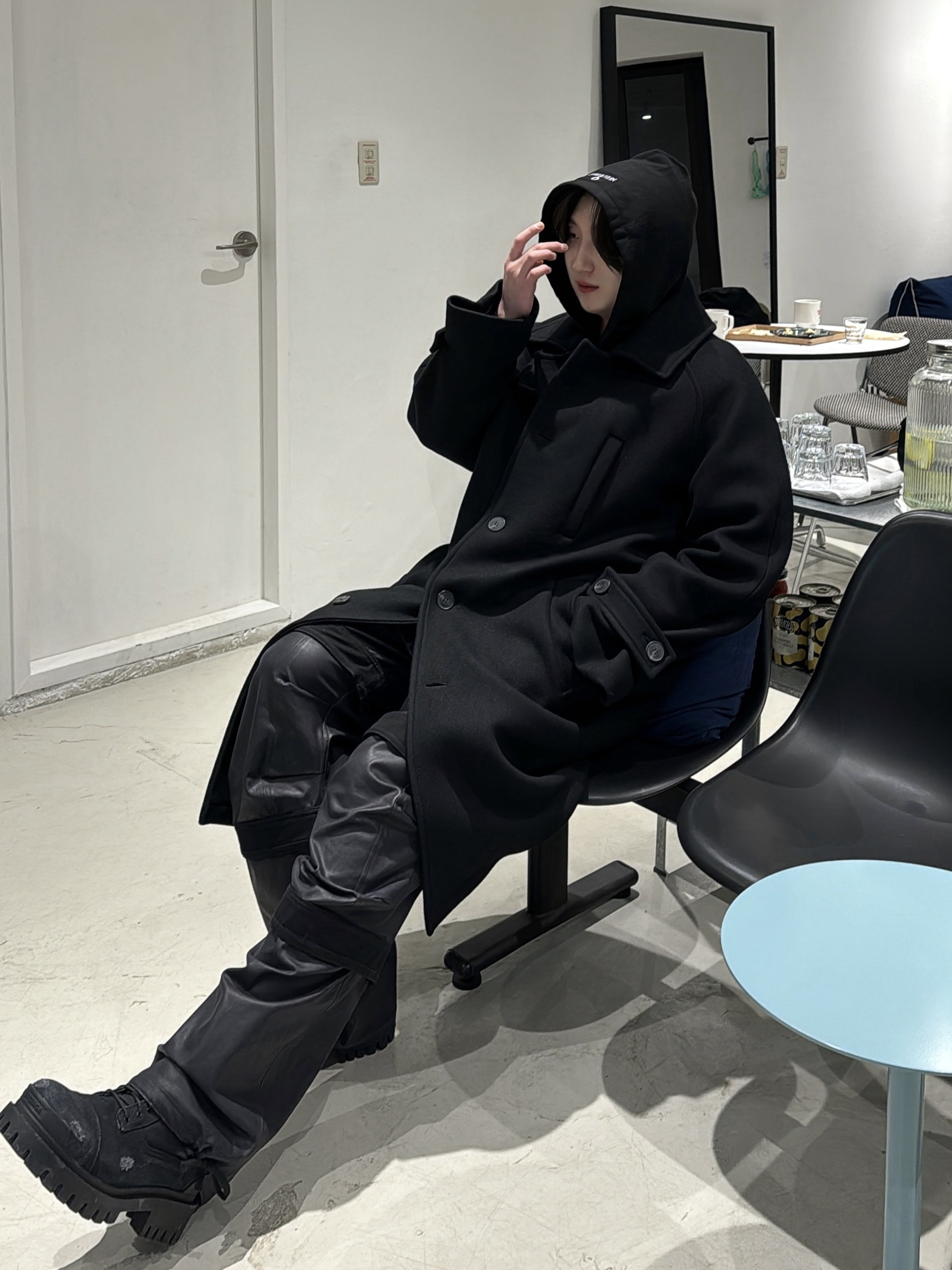 Farfromwhat Far Layered Work Pants Coated Black, Balenciaga Combat Strike 20mm Boots Black 착용 스타일 - 1