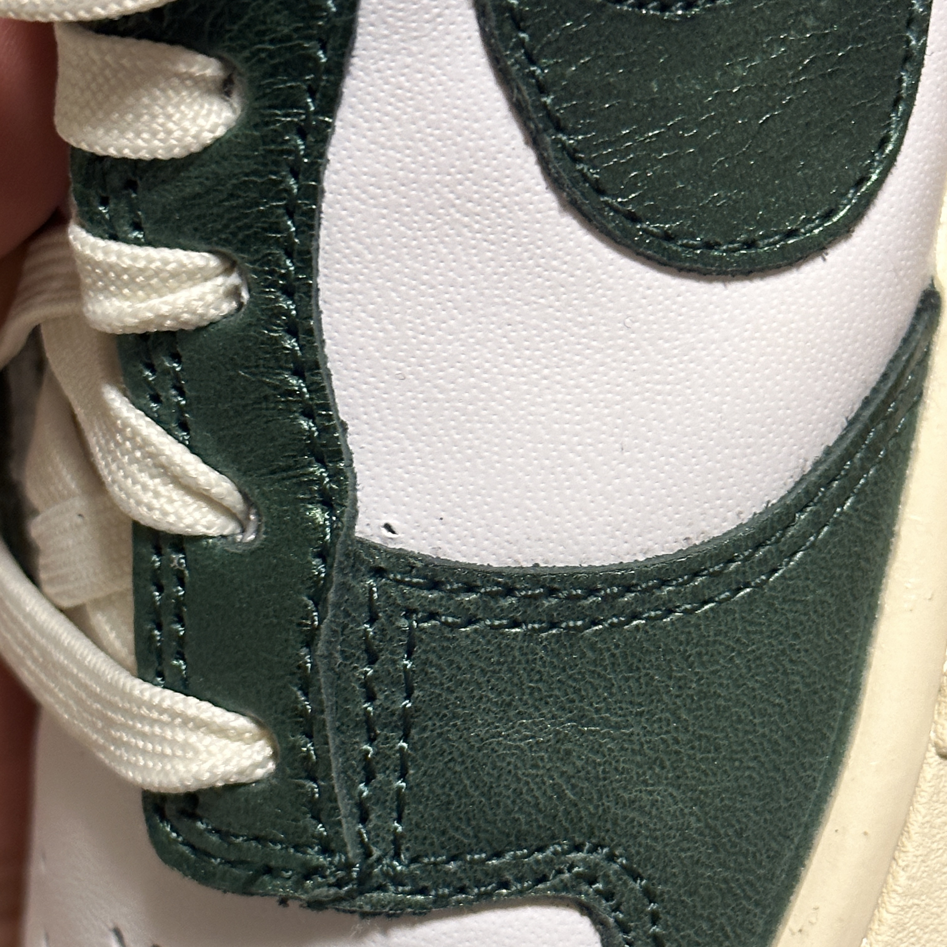 (W) Nike Dunk Low Vintage Green 착용 스타일 - 2