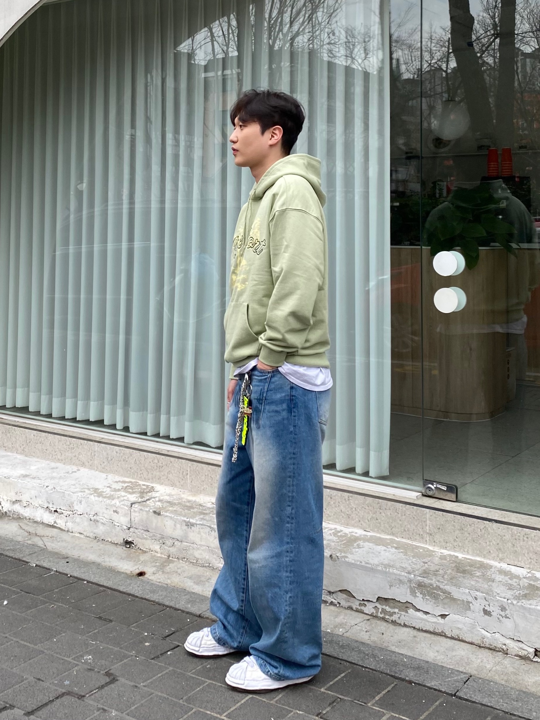 Maison Mihara Yasuhiro Blakey OG Sole Canvas Low-top Sneakers White 착용 스타일 - 3