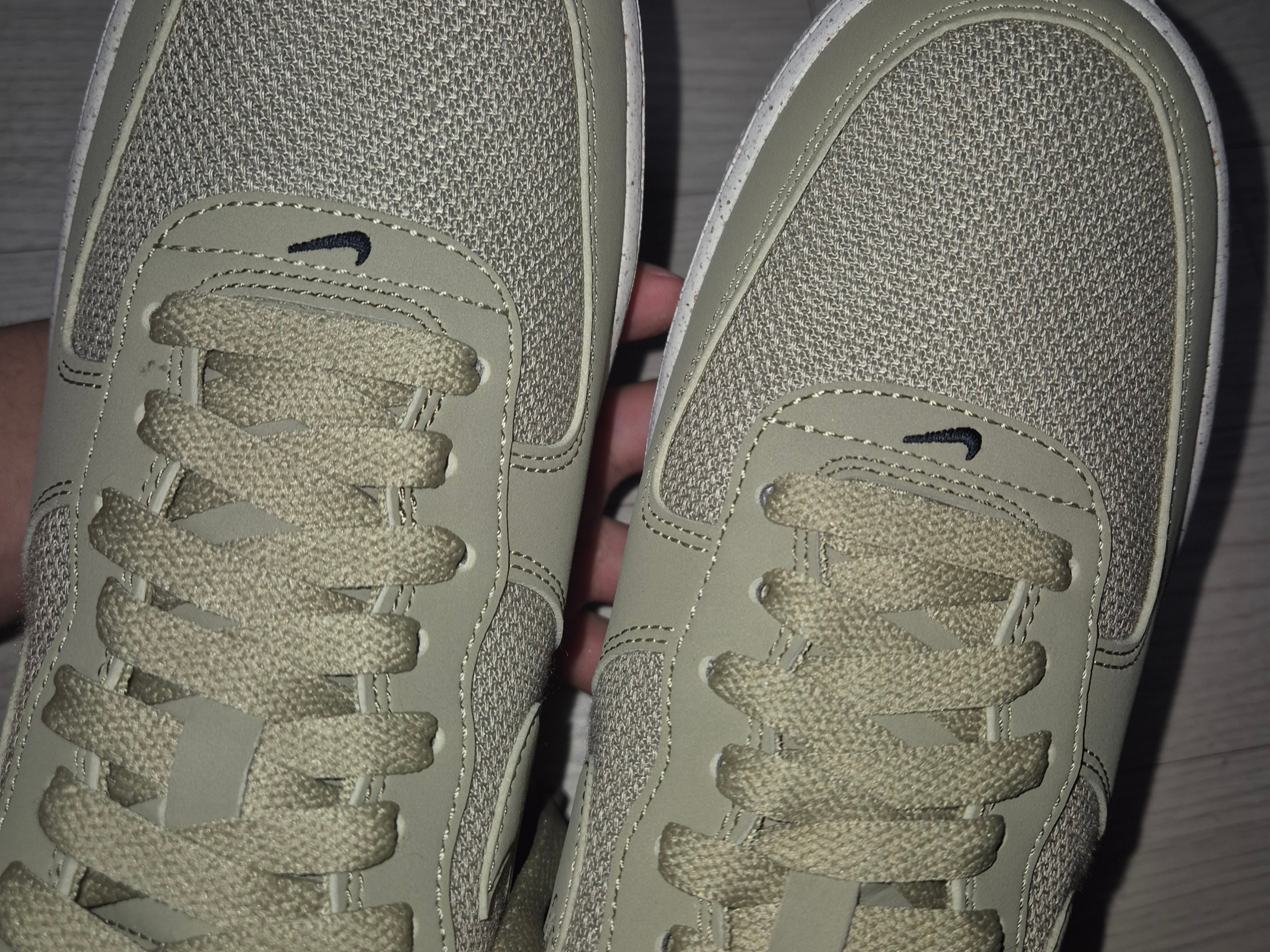 Nike Air Force 1 '07 LV8 Neutral Olive 착용 스타일 - 3
