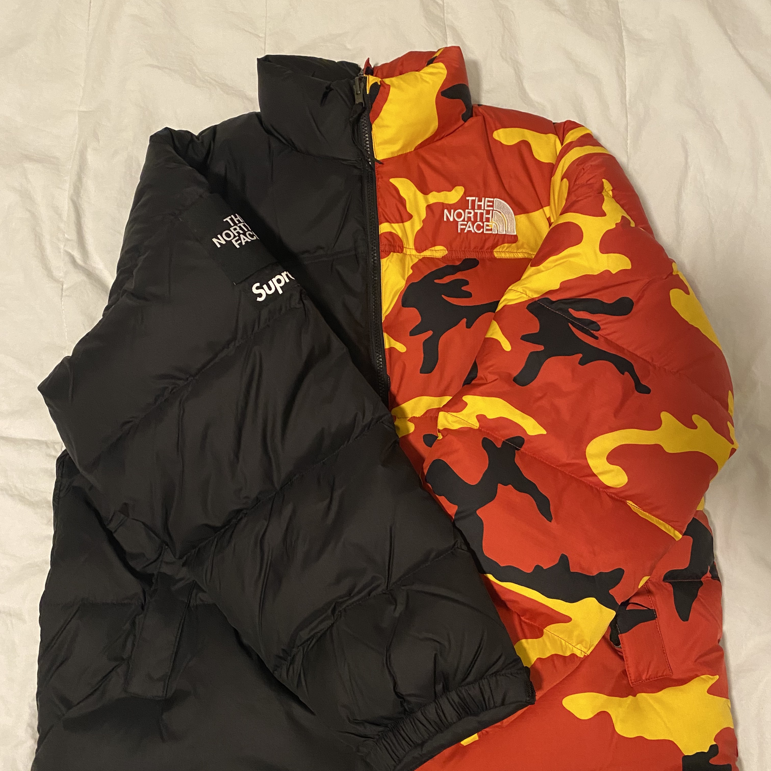 Supreme x The North Face Split Nuptse Jacket Black - 24SS, Supreme x The North Face Split Nuptse Jacket Camo - 24SS 착용 스타일 - 3