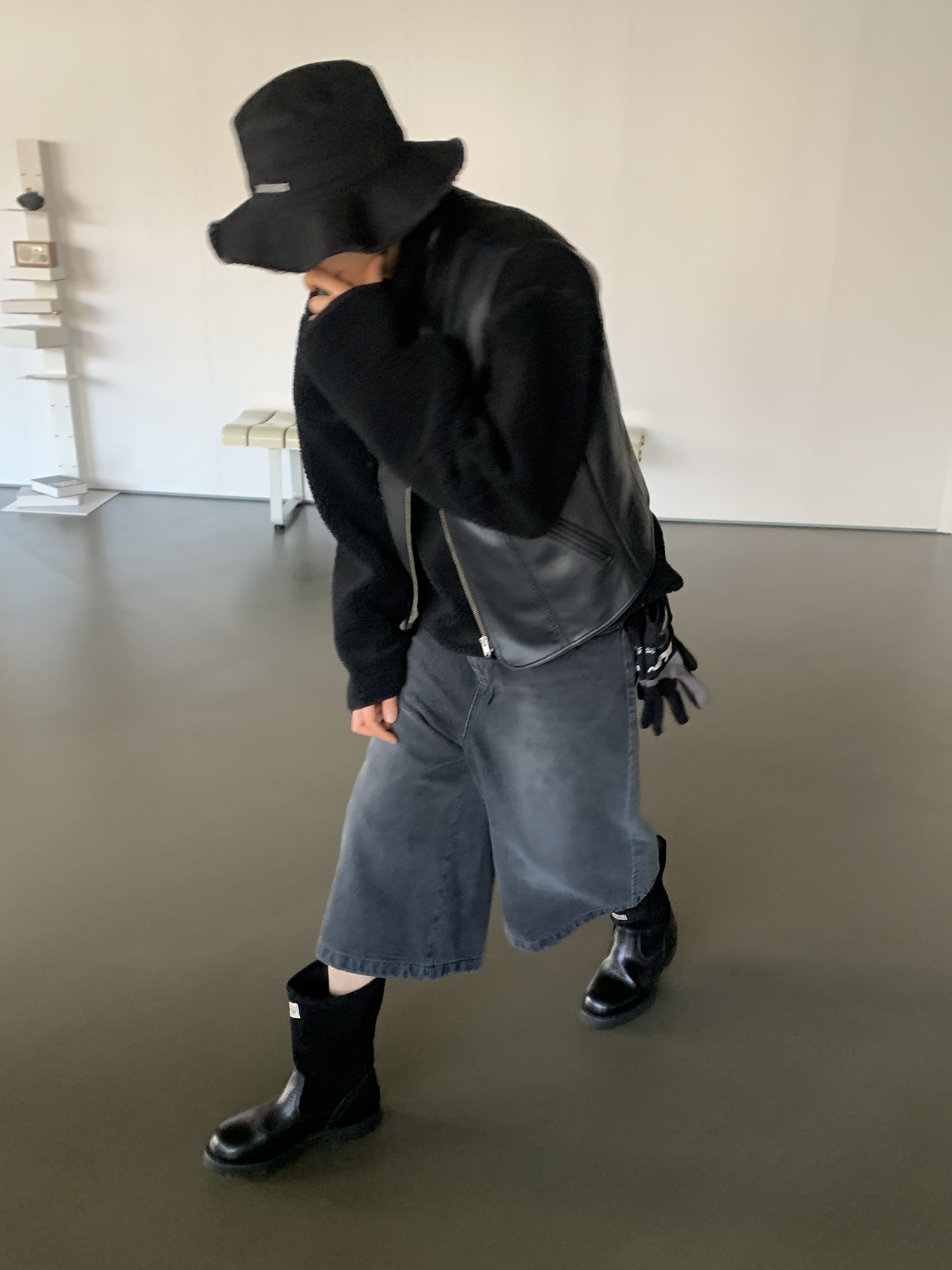 Stussy x Our Legacy Work Shop Runner Fleece Pullover Black, Our Legacy x Stussy Work Shop Work Boot Black Leather 착용 스타일 - 2