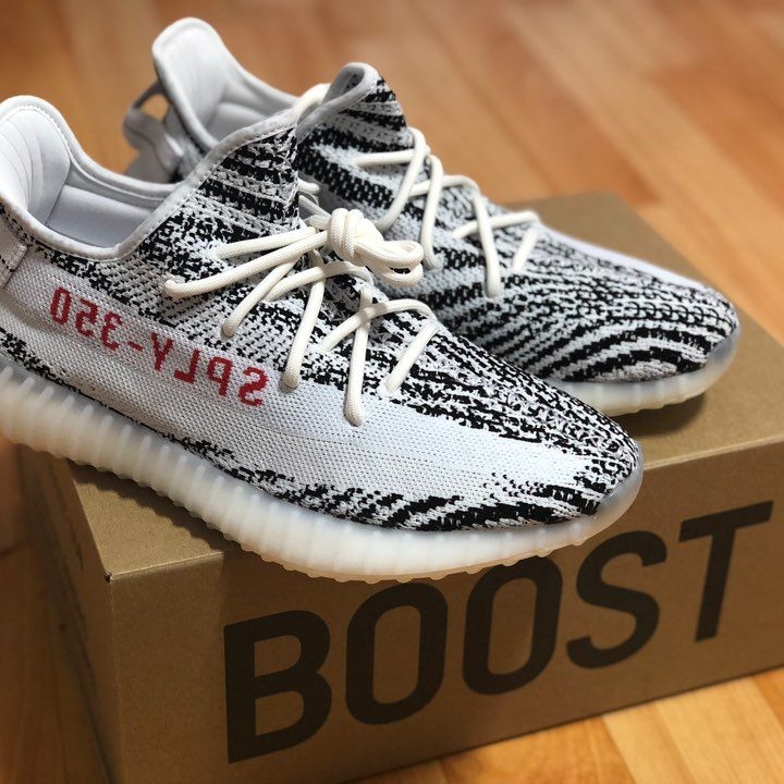 Adidas Yeezy Boost 350 V2 Zebra 2017/2019/2020 착용 스타일