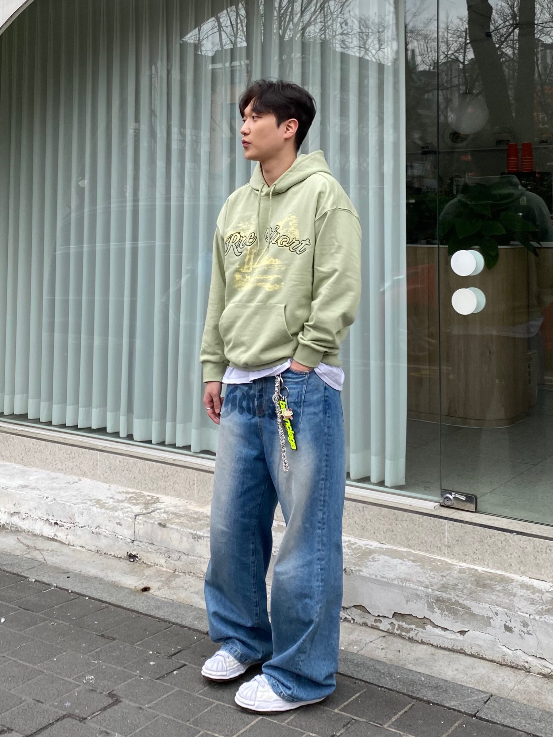 Maison Mihara Yasuhiro Blakey OG Sole Canvas Low-top Sneakers White 착용 스타일 - 2