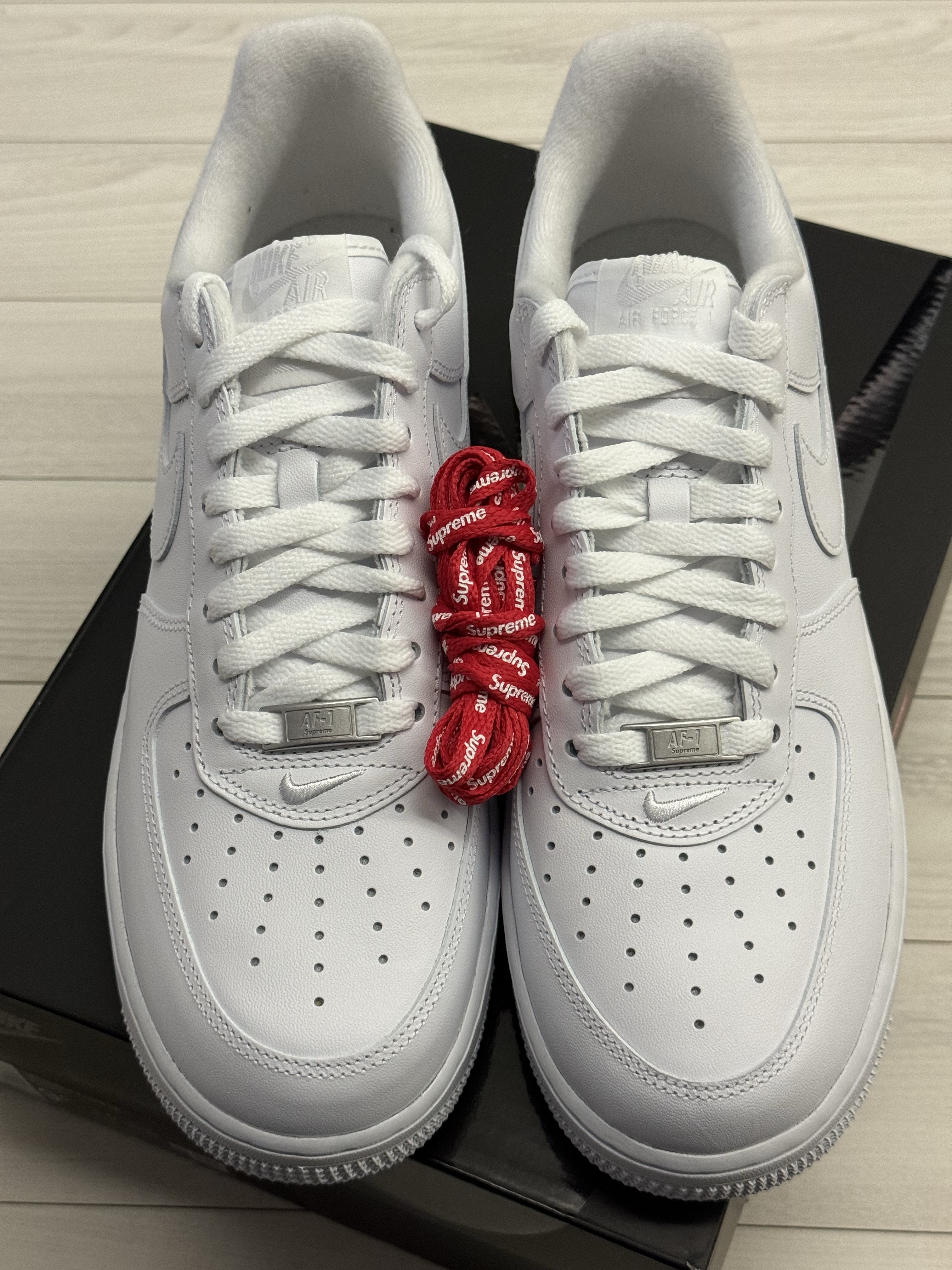 Nike x Supreme Air Force 1 Low White 착용 스타일 - 2