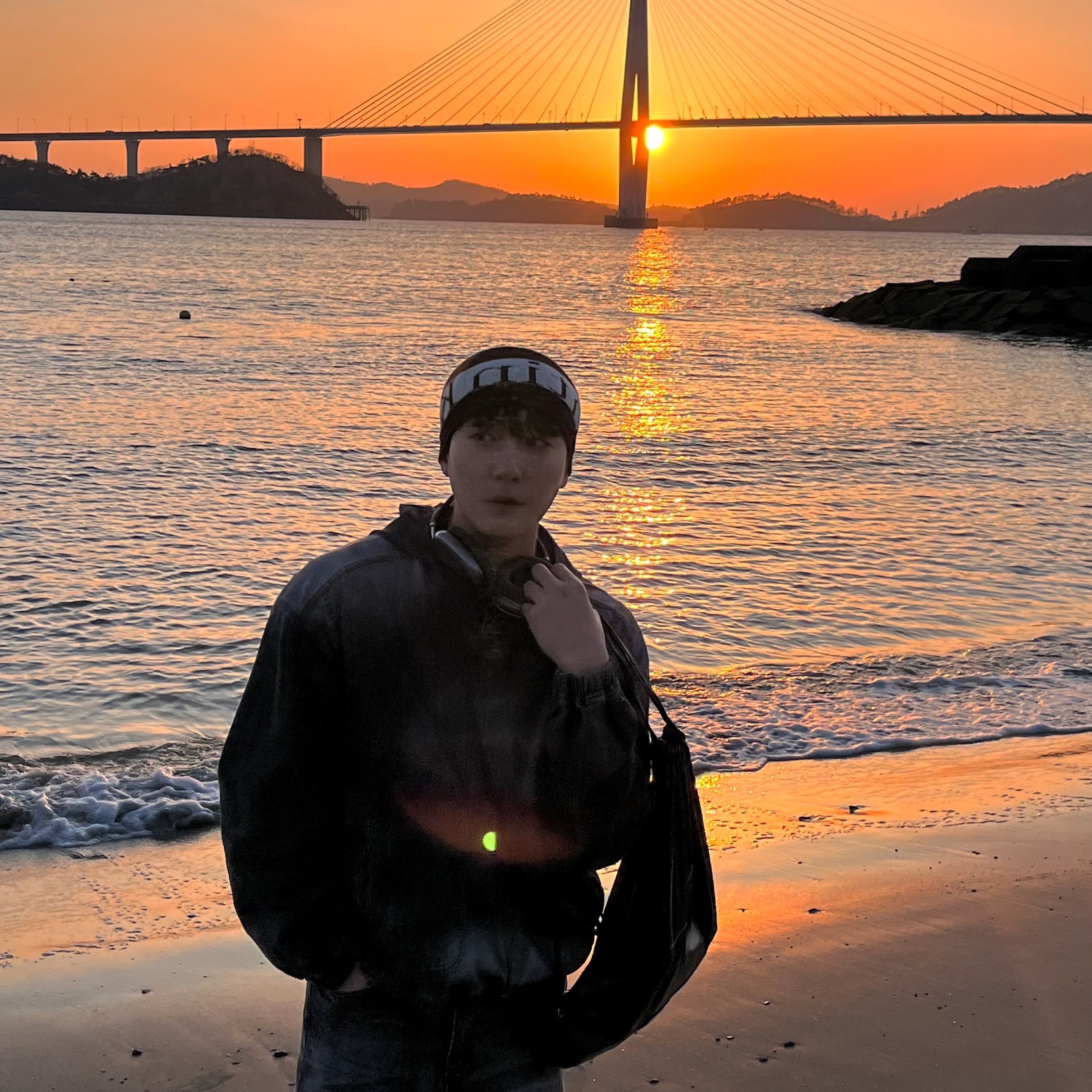 Matin Kim Logo Jacquard Short Beanie Black, Matin Kim String Coating Backpack Black 착용 스타일 - 1