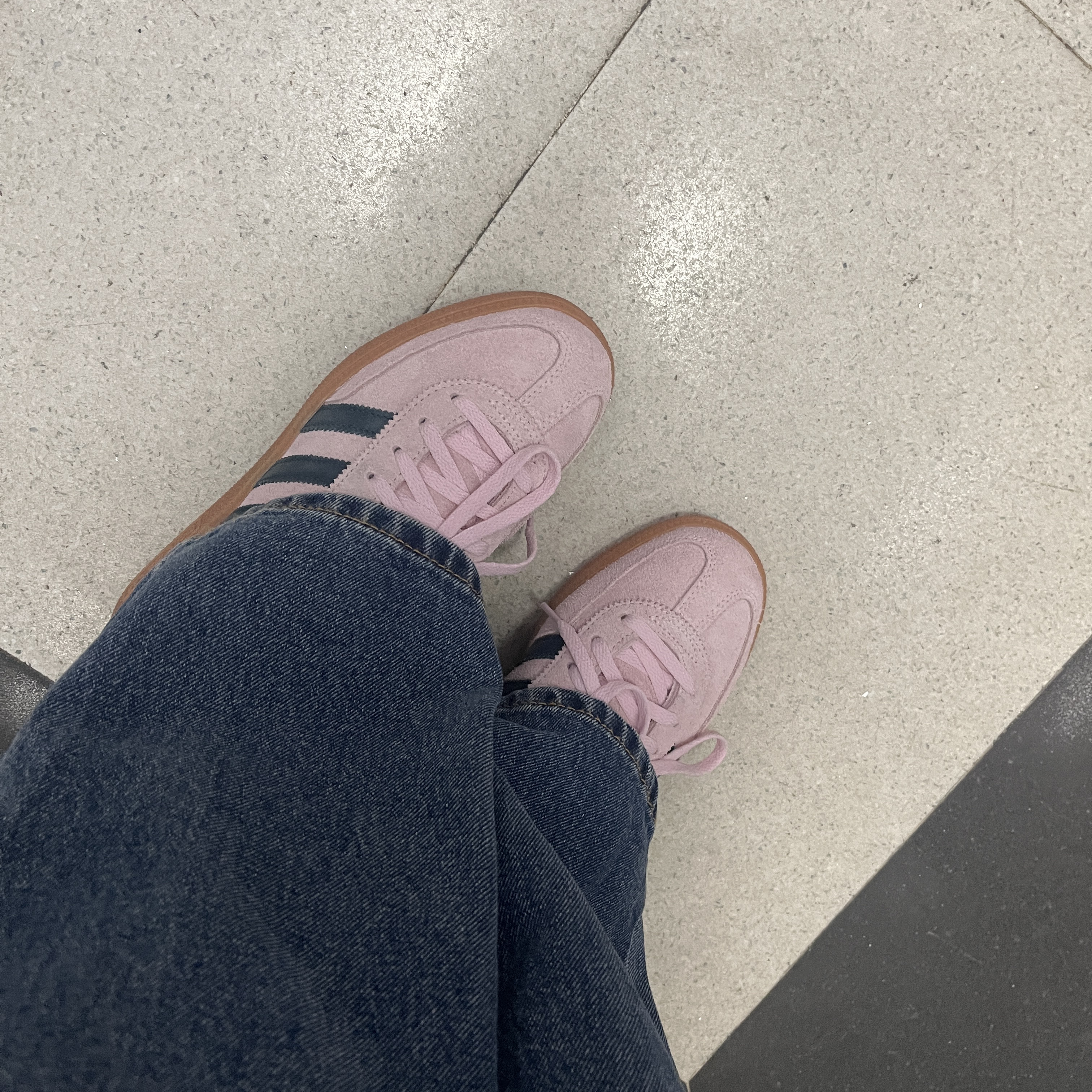 (W) Adidas Spezial Handball Clear Pink 착용 스타일 - 1