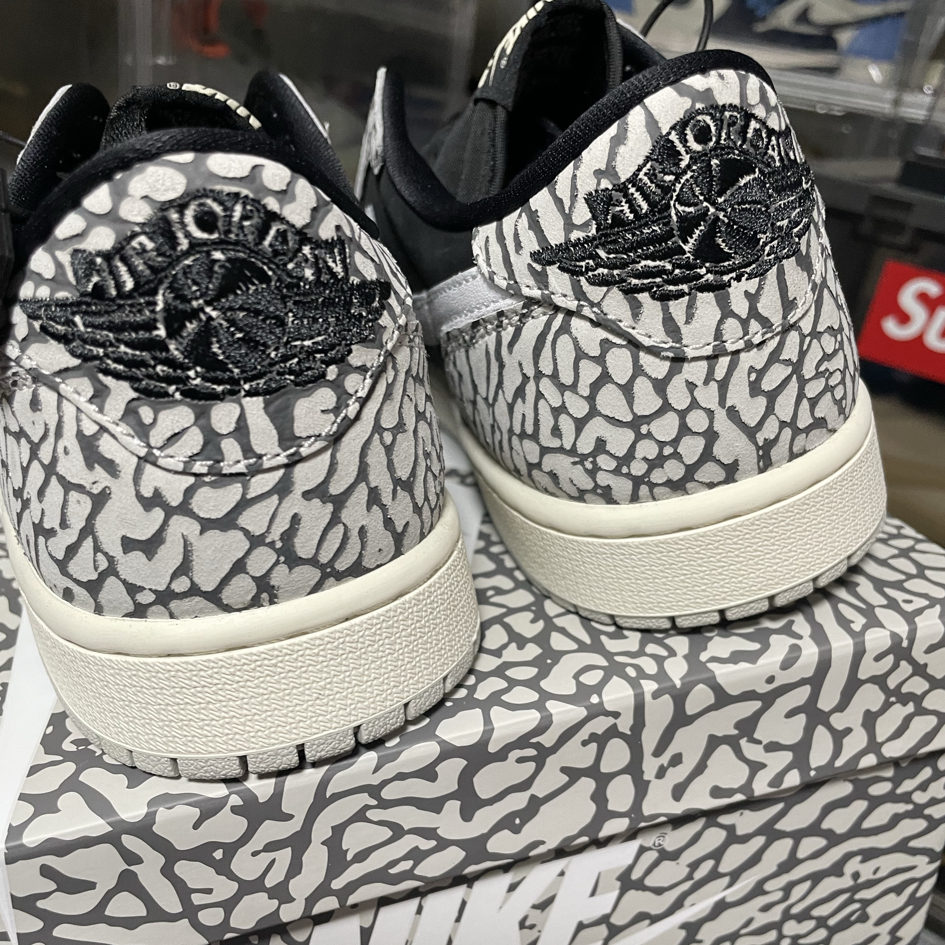 Jordan 1 Retro Low OG Black Cement 착용 스타일 - 2