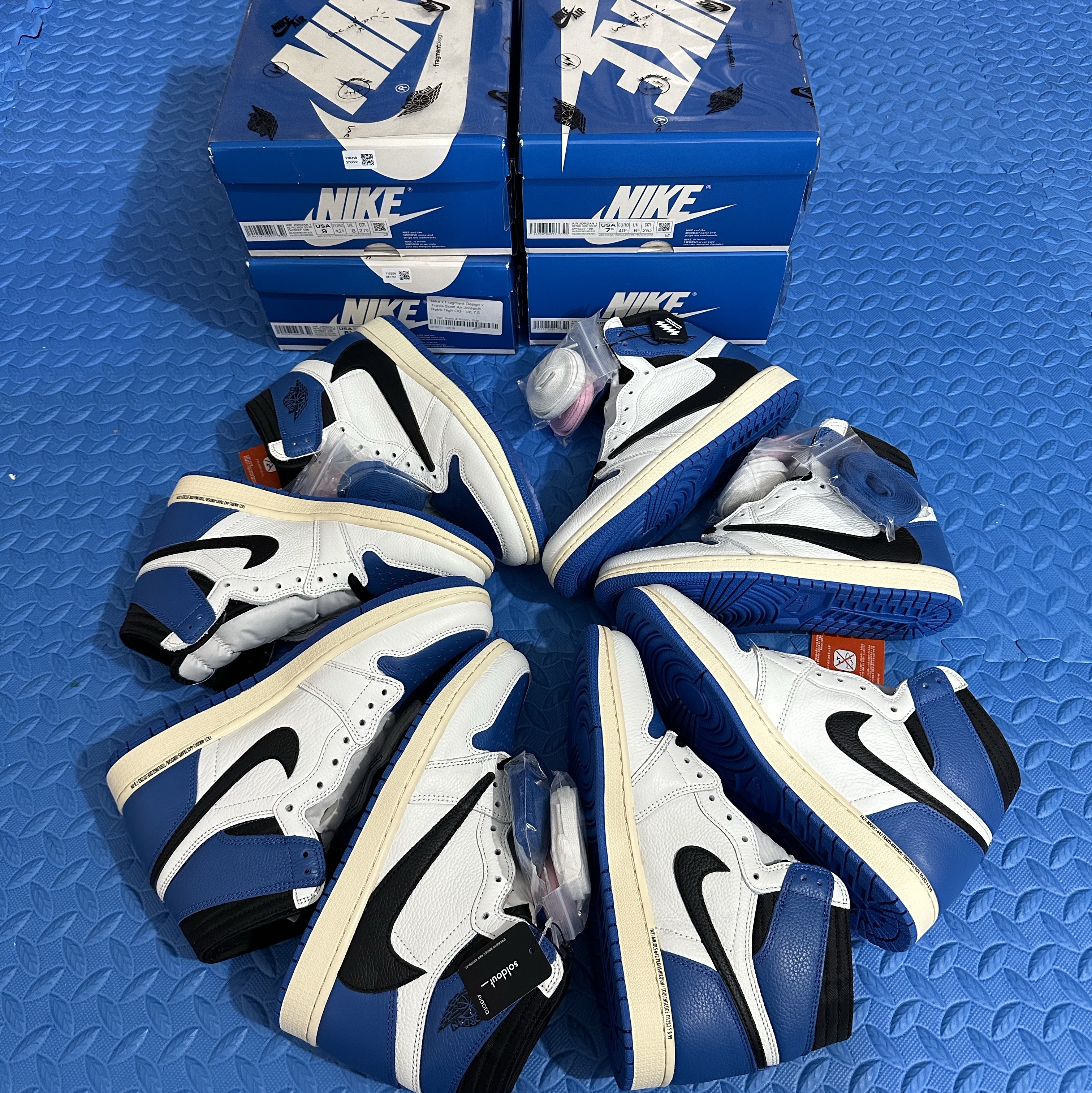 Jordan 1 x Travis Scott x Fragment Retro High OG SP Military Blue 착용 스타일 - 1