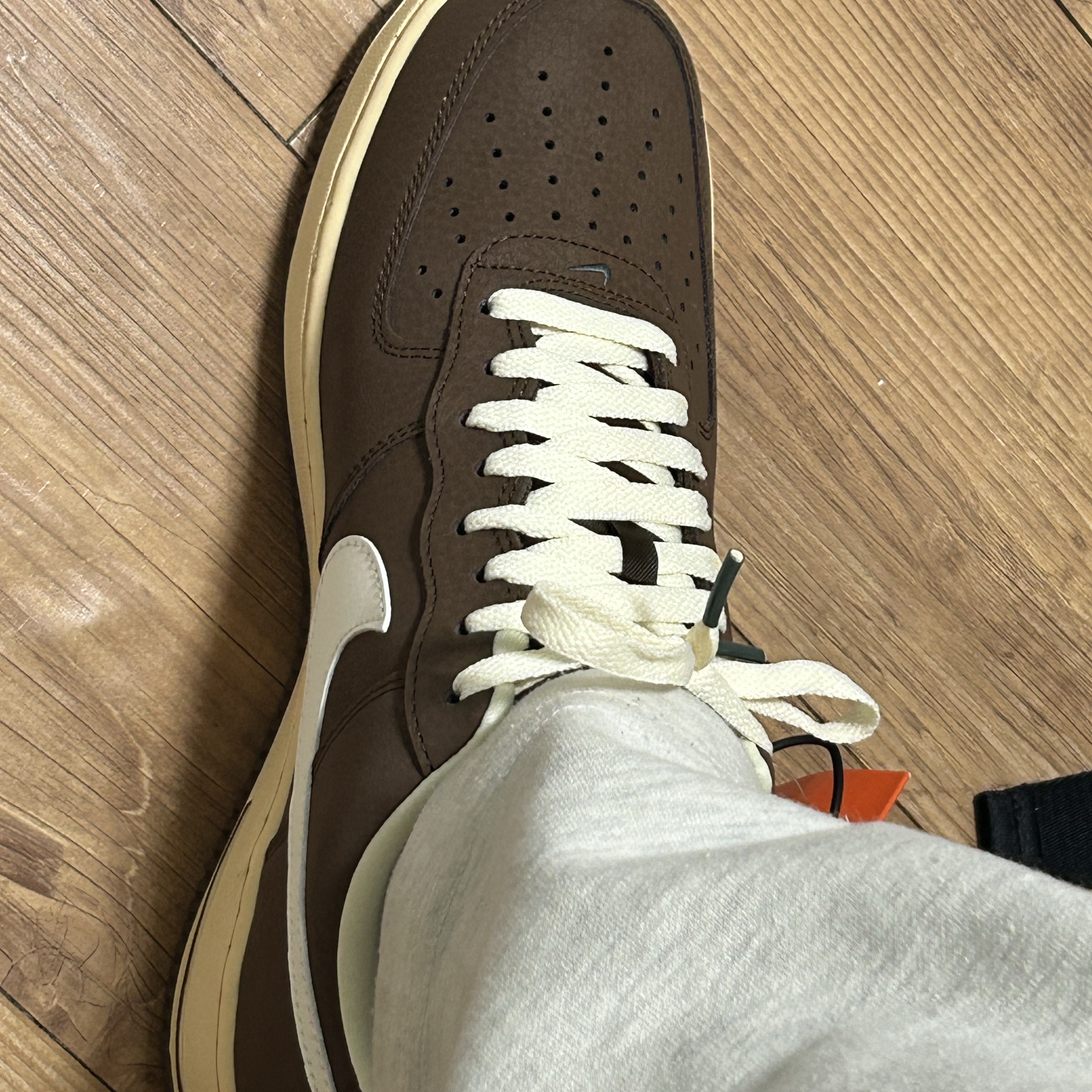 Nike Air Force 1 '07 Cacao Wow Coconut Milk 착용 스타일 - 2
