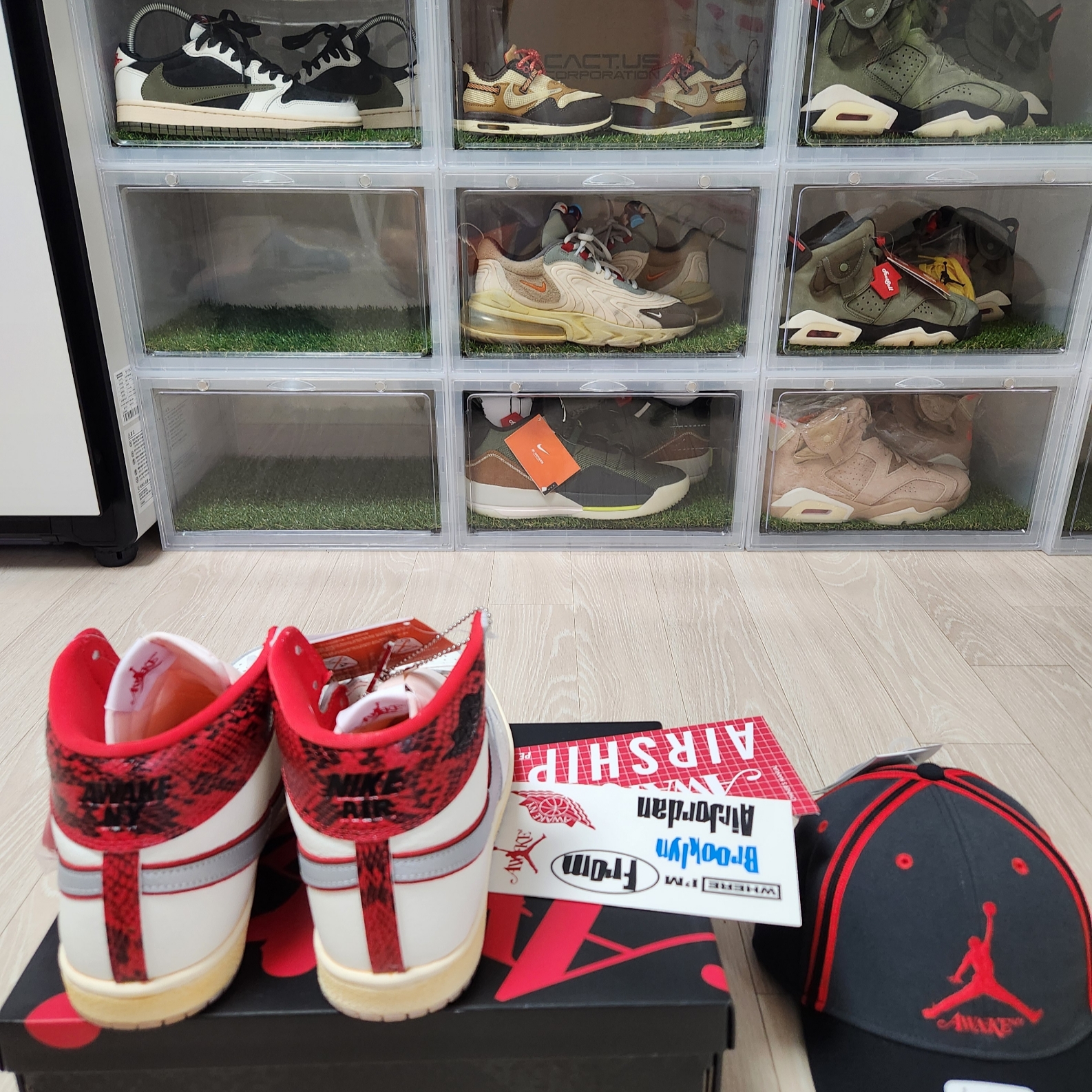 Jordan x Awake NY Air Ship PE SP Sail University Red 착용 스타일 - 6
