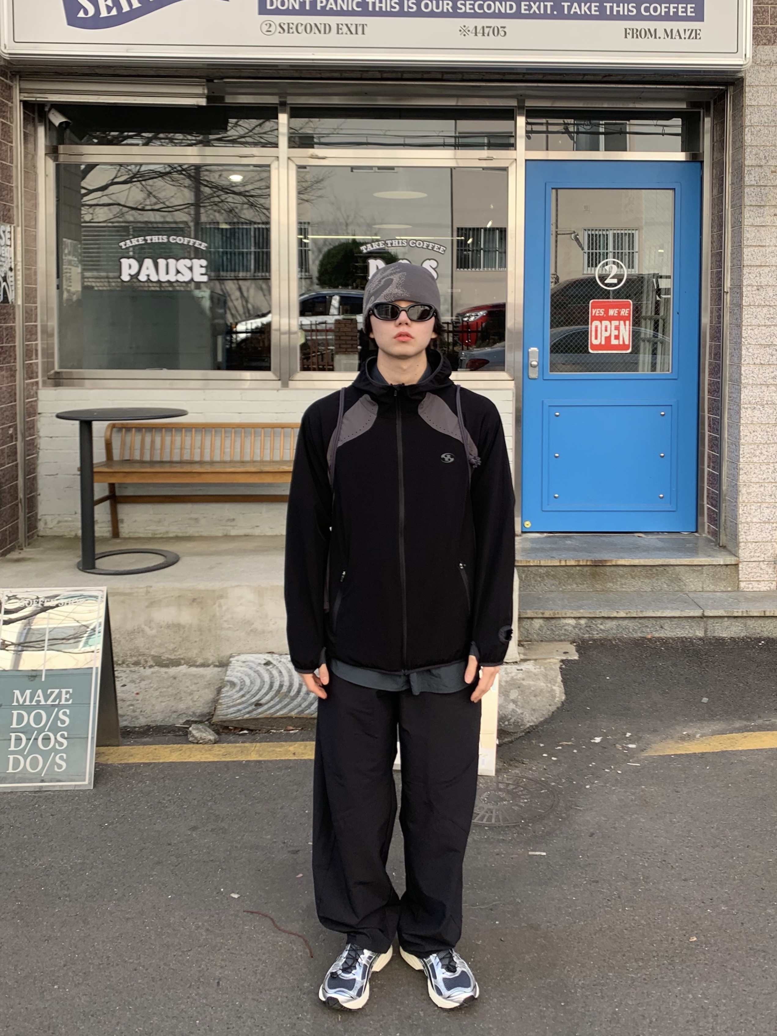 Sansan Gear Side Snap Pants V2 Black - 23FW, Sansan Gear Logo Beanie Charcoal - 23FW 착용 스타일 - 1