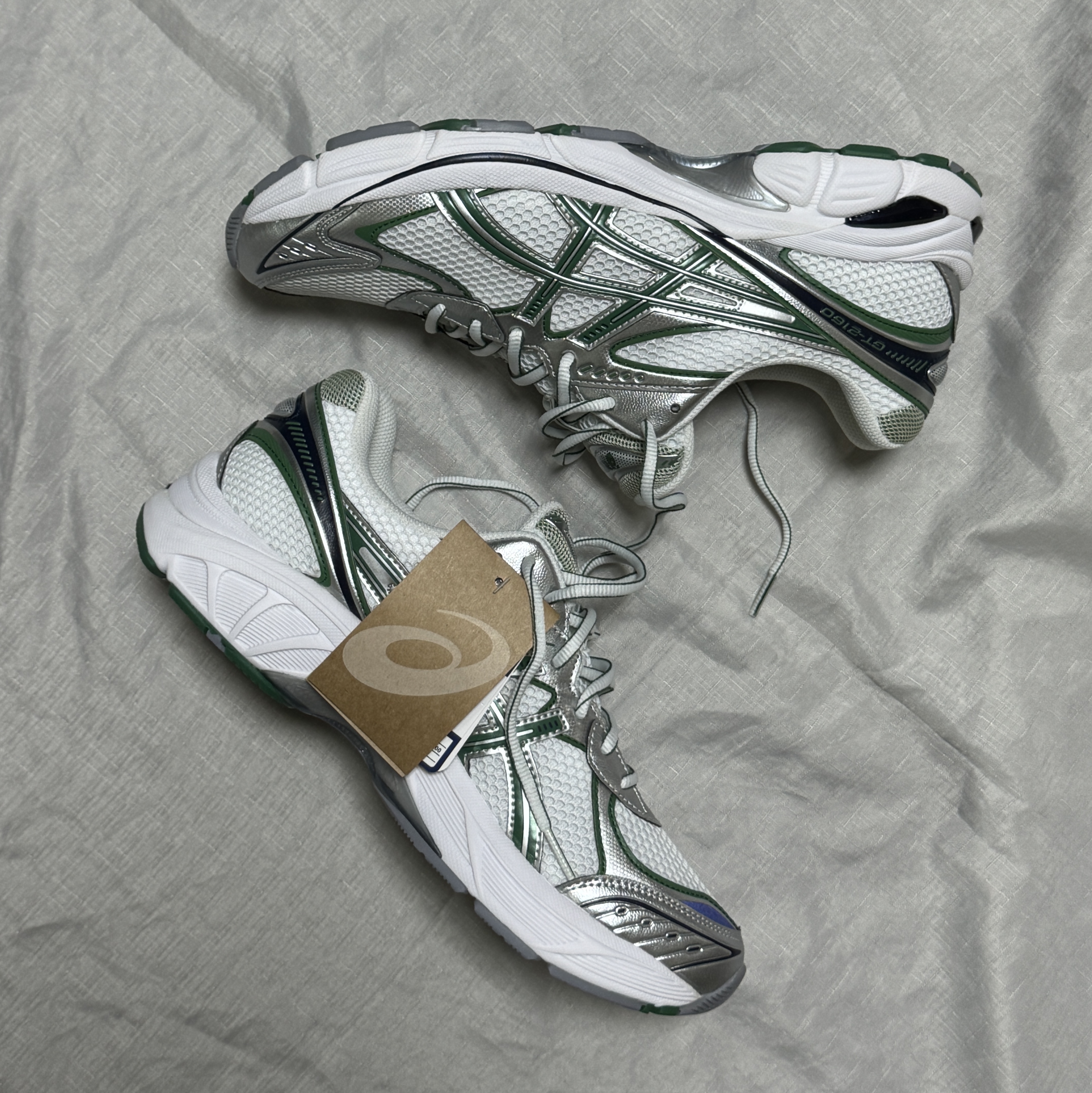 Asics GT-2160 White Shamrock Green 착용 스타일 - 1