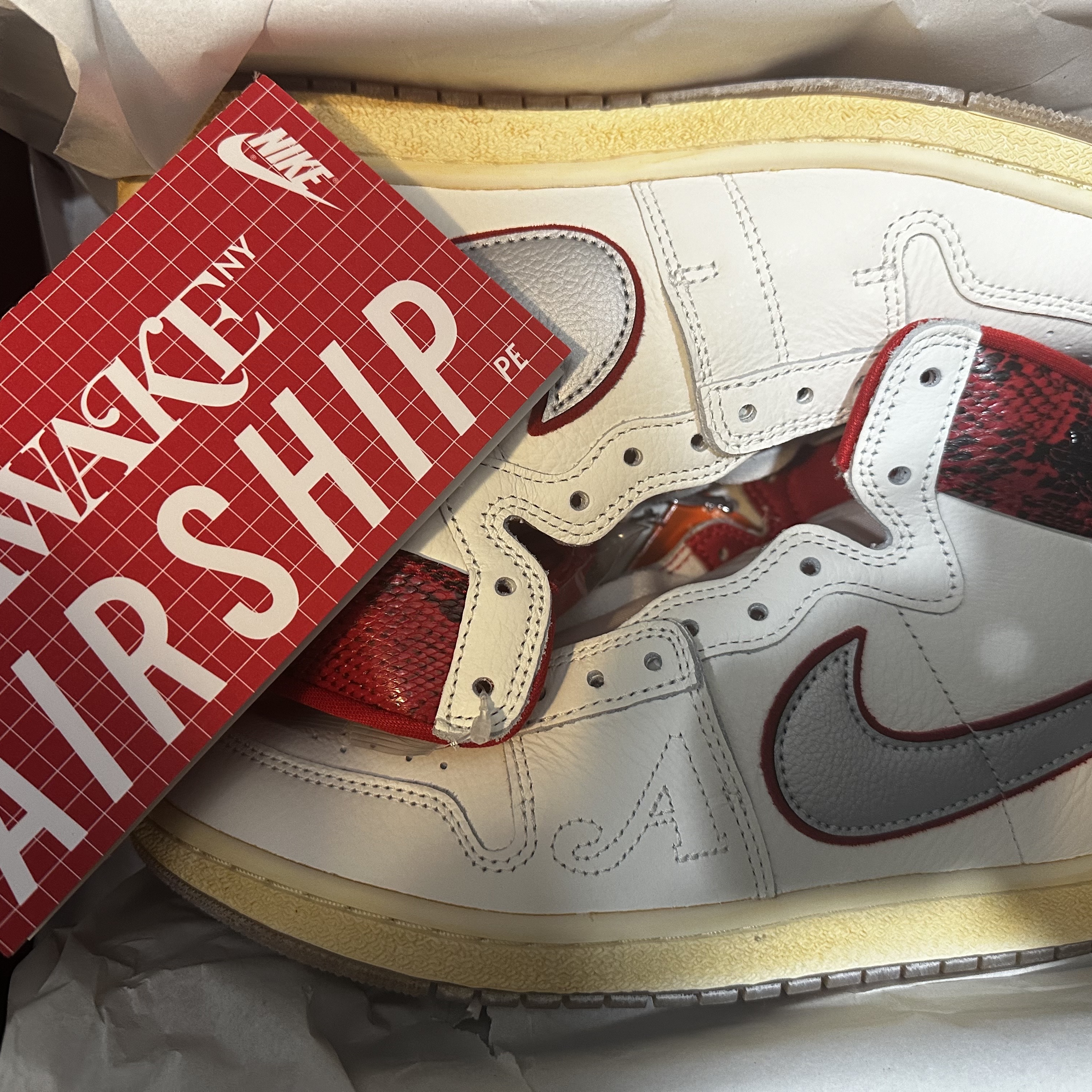 Jordan x Awake NY Air Ship PE SP Sail University Red 착용 스타일 - 3
