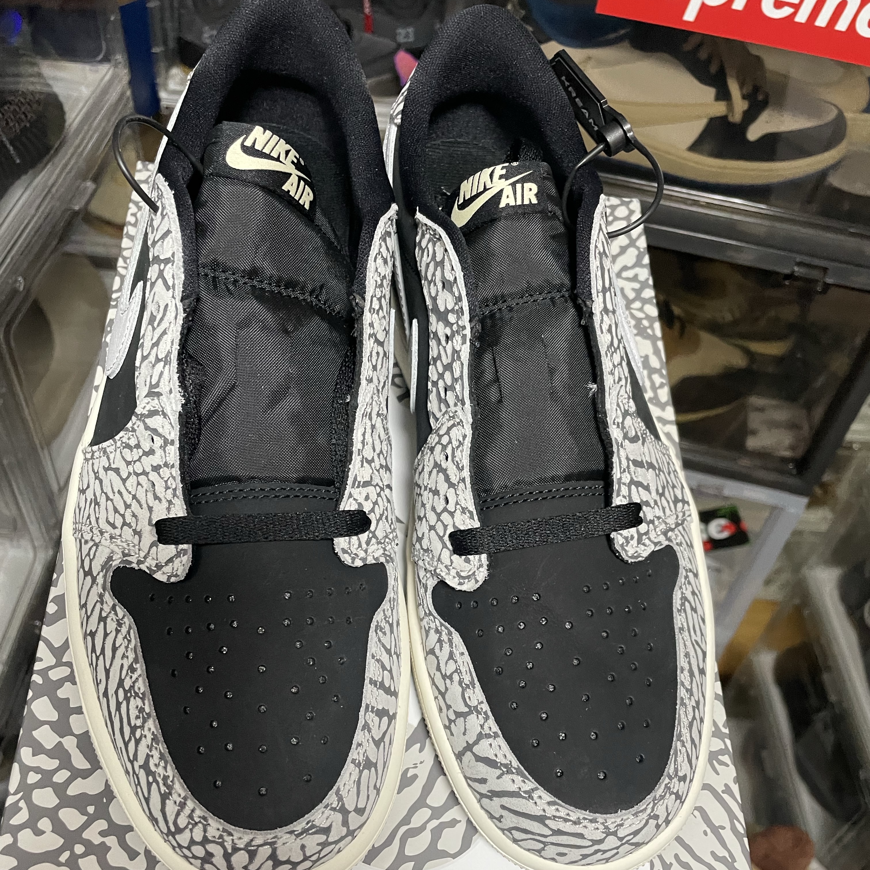 Jordan 1 Retro Low OG Black Cement 착용 스타일 - 3