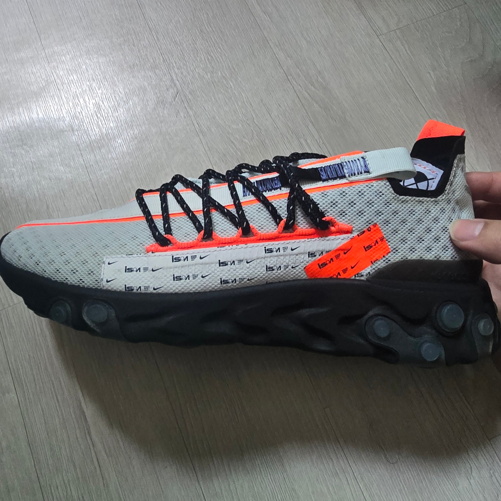 Nike React Runner ISPA Ghost Aqua Total Crimson 착용 스타일 - 1