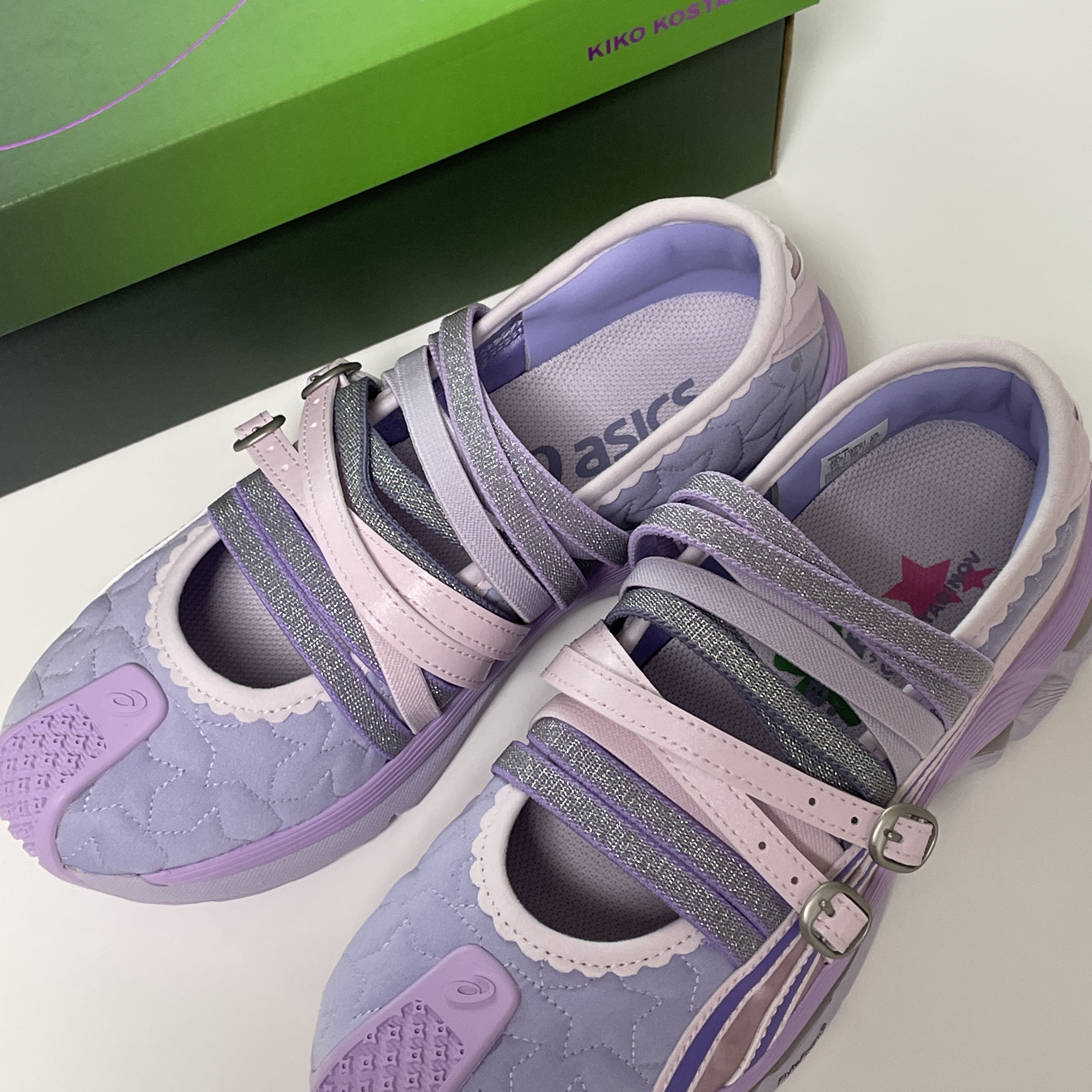 (W) Asics x Kiko Kostadinov x Heaven by Marc Jacobs Gel-Lokros Vapor Cosmos 착용 스타일 - 2