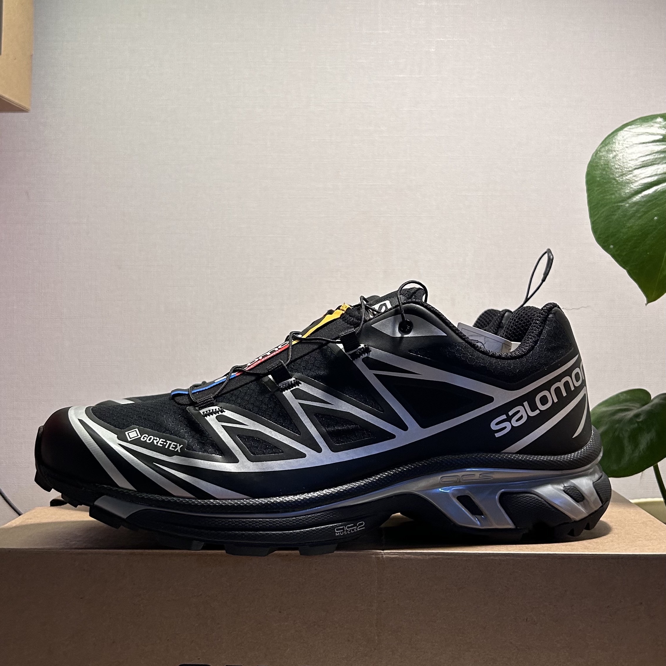 Salomon XT-6 GTX Black Silver 착용 스타일