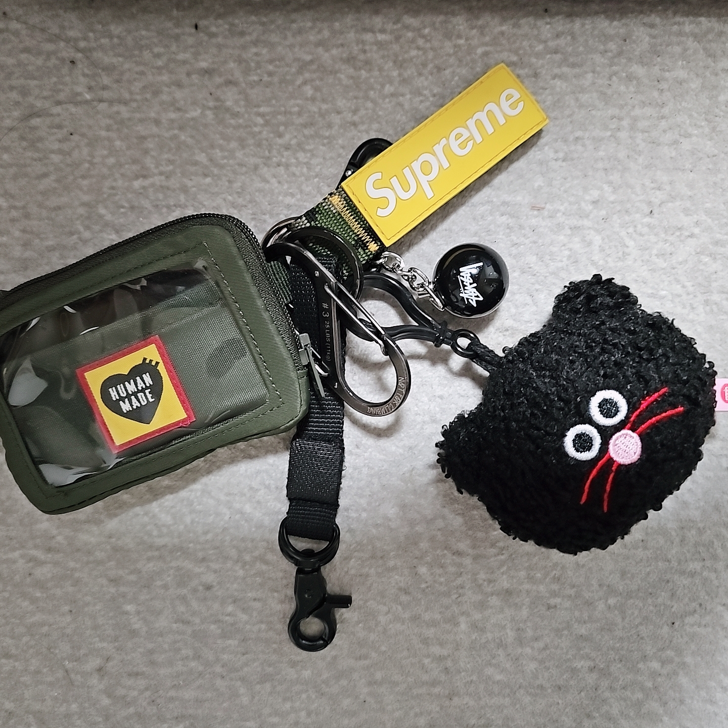 Supreme Webbing Keychain Yellow Camo - 23SS, Human Made Military Card Case Olive Drab 착용 스타일 - 1