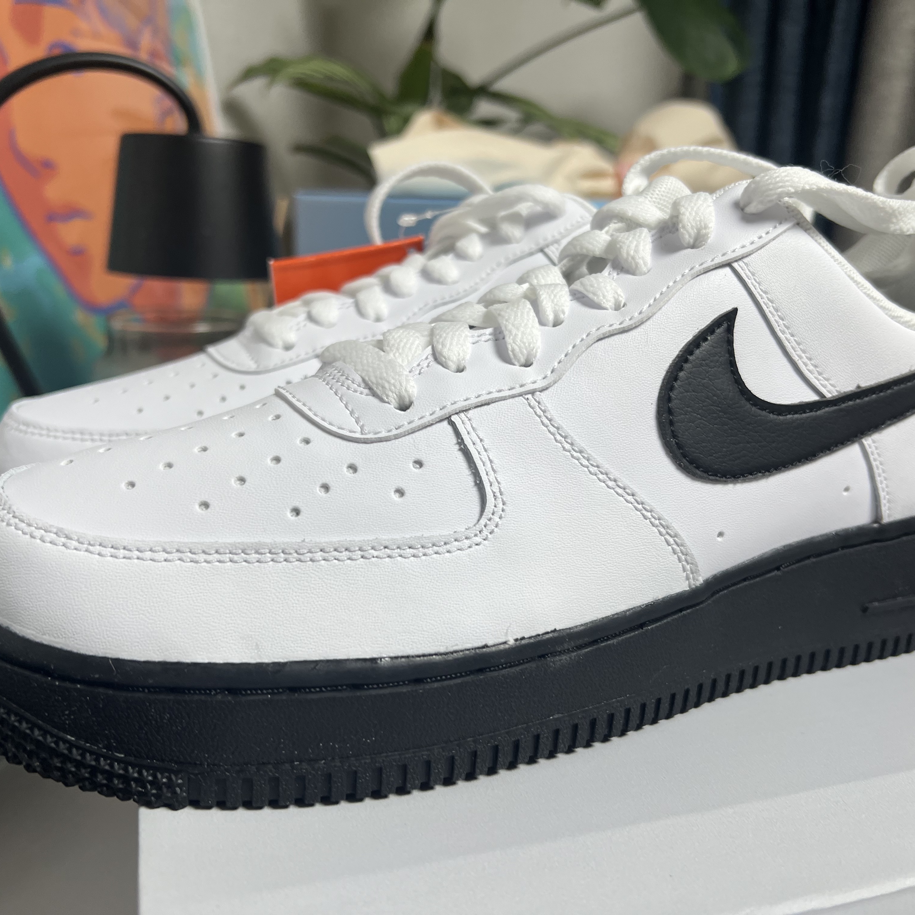 Nike Air Force 1 Low White Black Midsole 착용 스타일 - 1