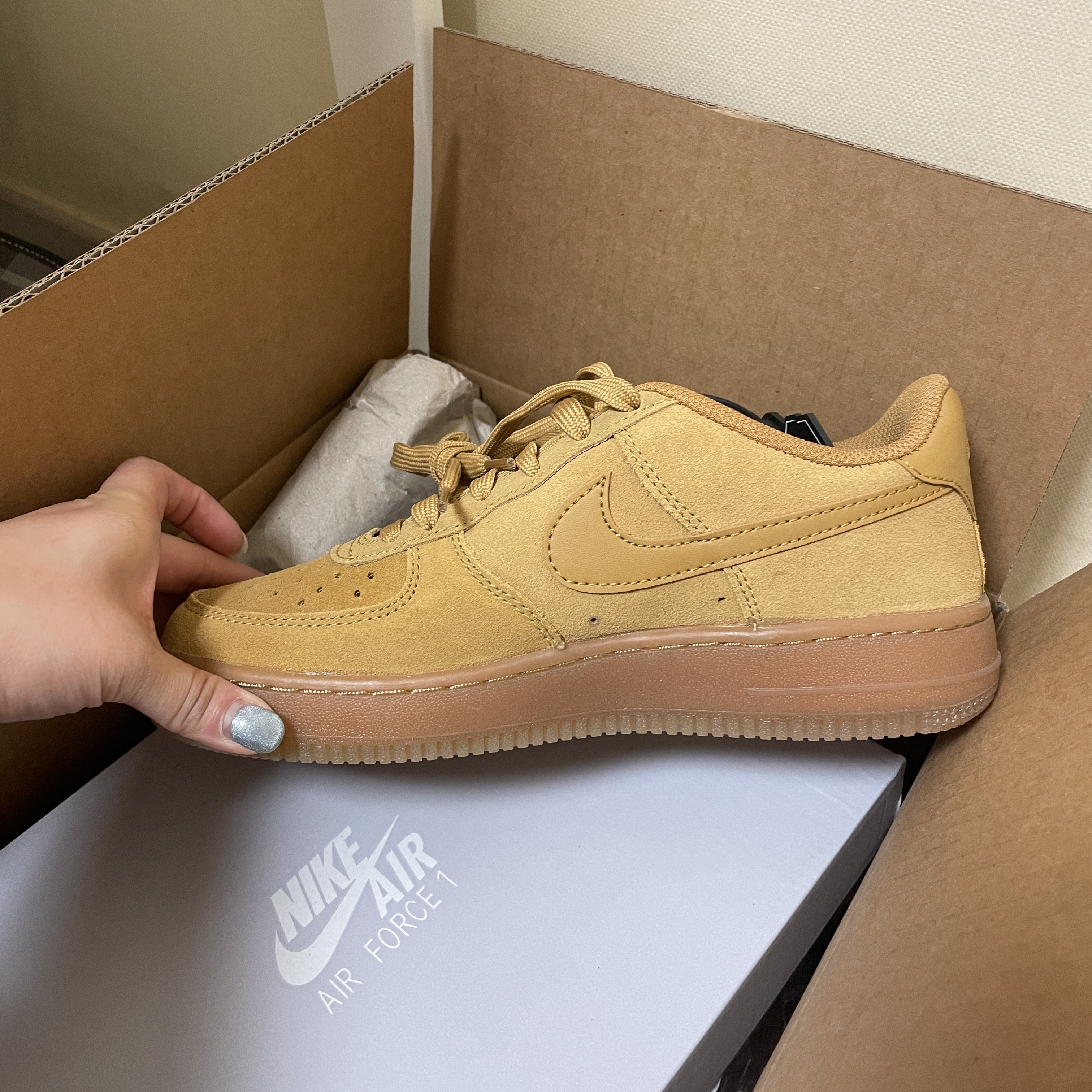 (GS) Nike Air Force 1 LV8 3 Wheat 착용 스타일