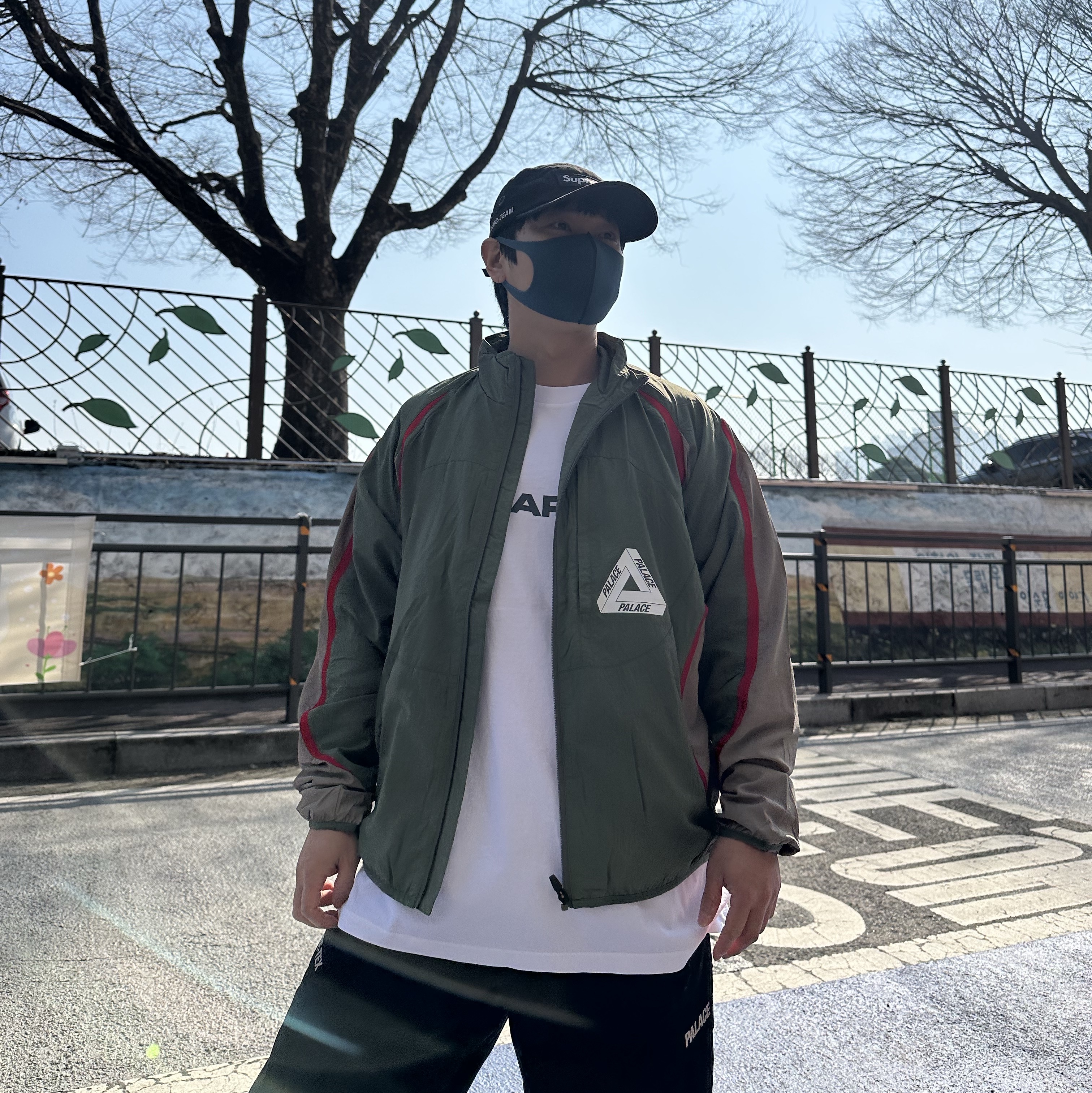 Palace Run It Jacket Olive Khaki - 23SS 착용 스타일