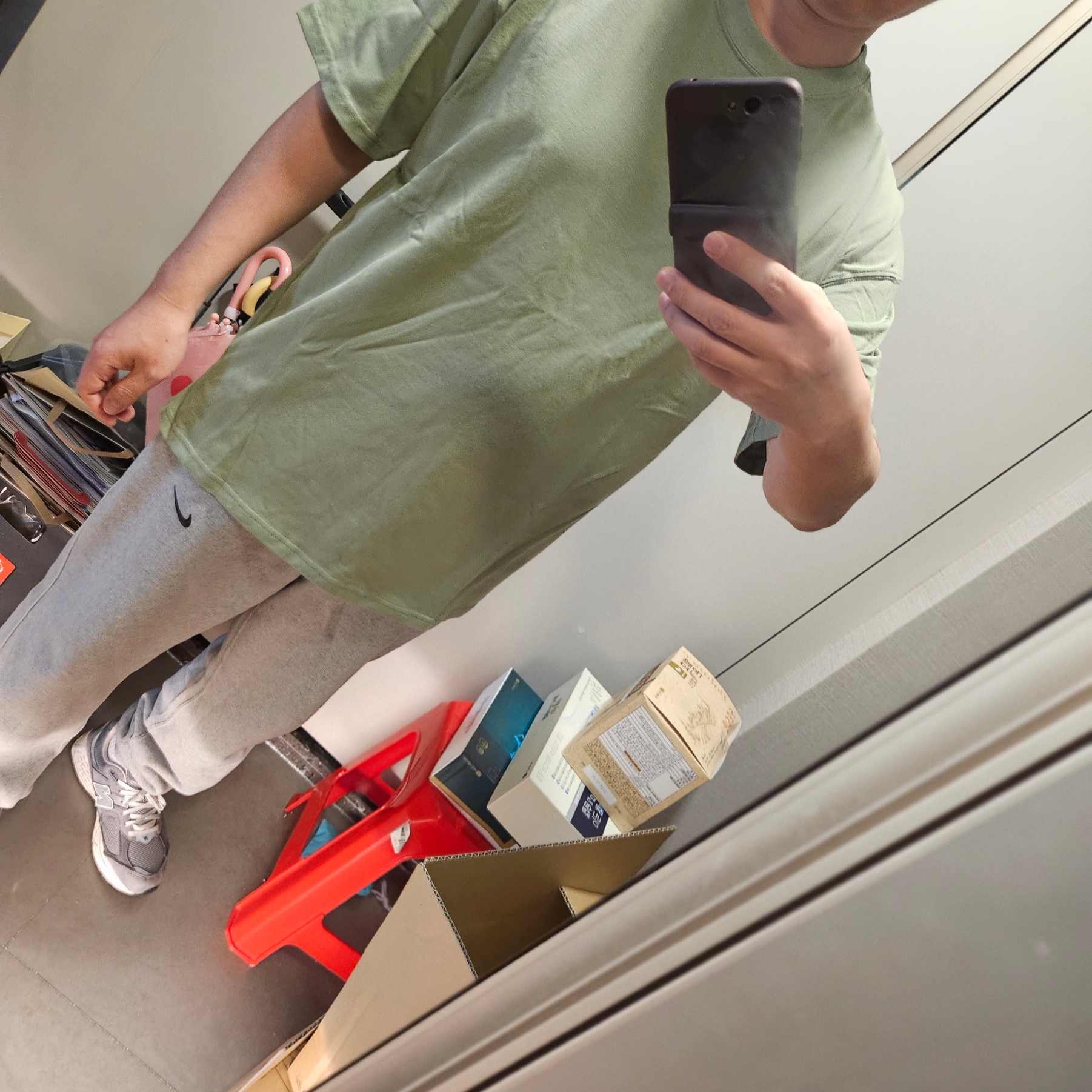 Nike x Drake Nocta Max 90 T-Shirt Oil Green (FN7663-386) 착용 스타일
