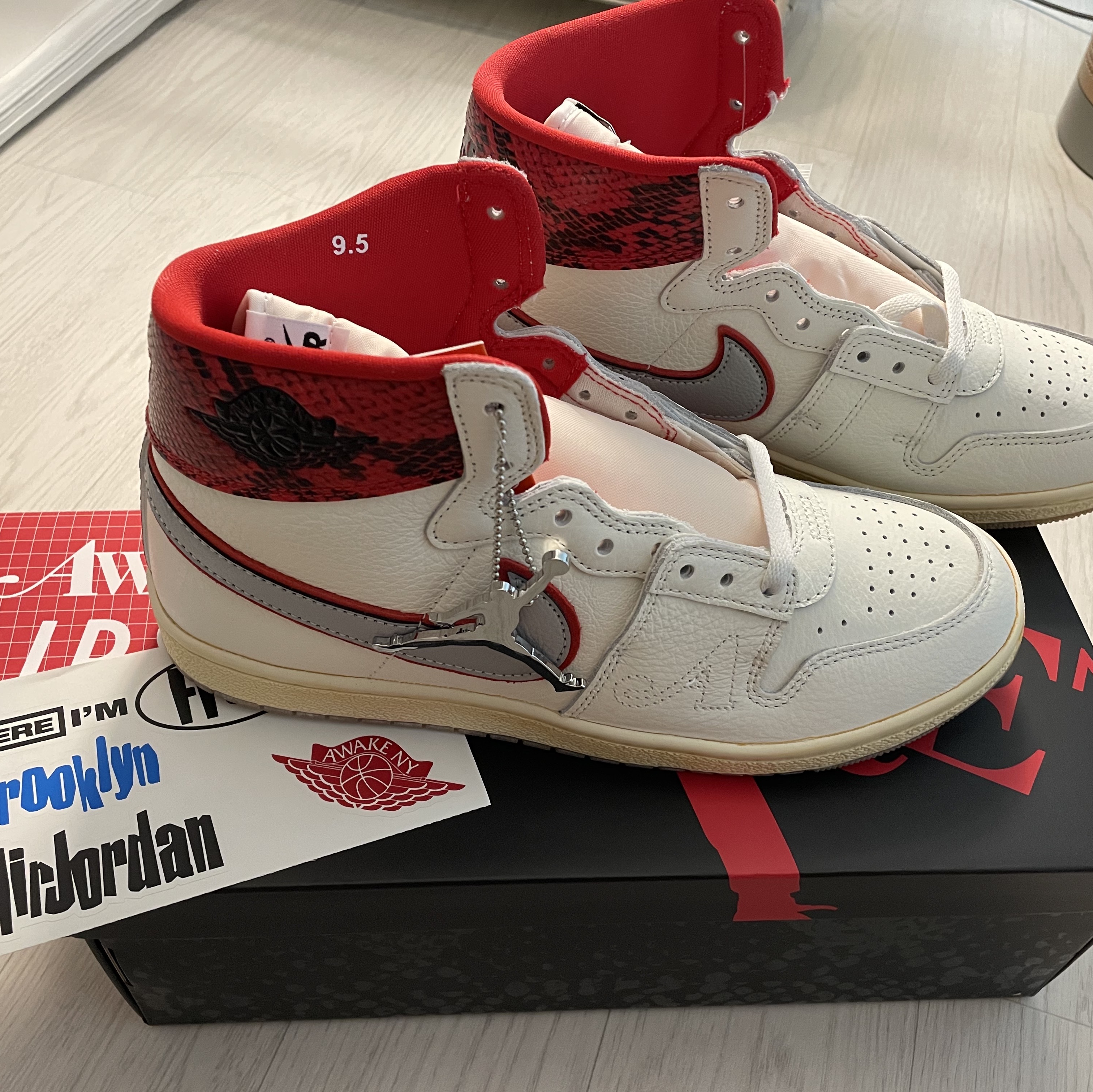 Jordan x Awake NY Air Ship PE SP Sail University Red 착용 스타일 - 1