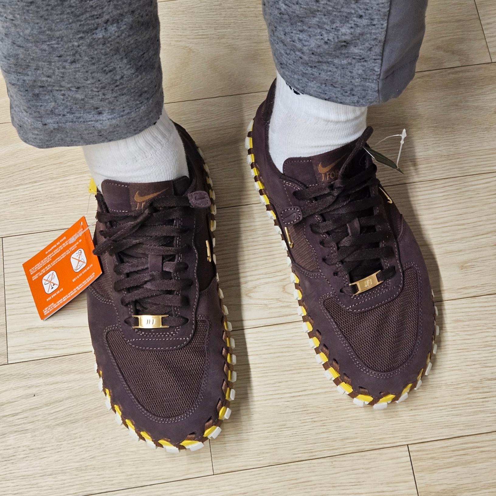 Nike x Jacquemus J Force 1 Low LX SP Earth 착용 스타일 - 2