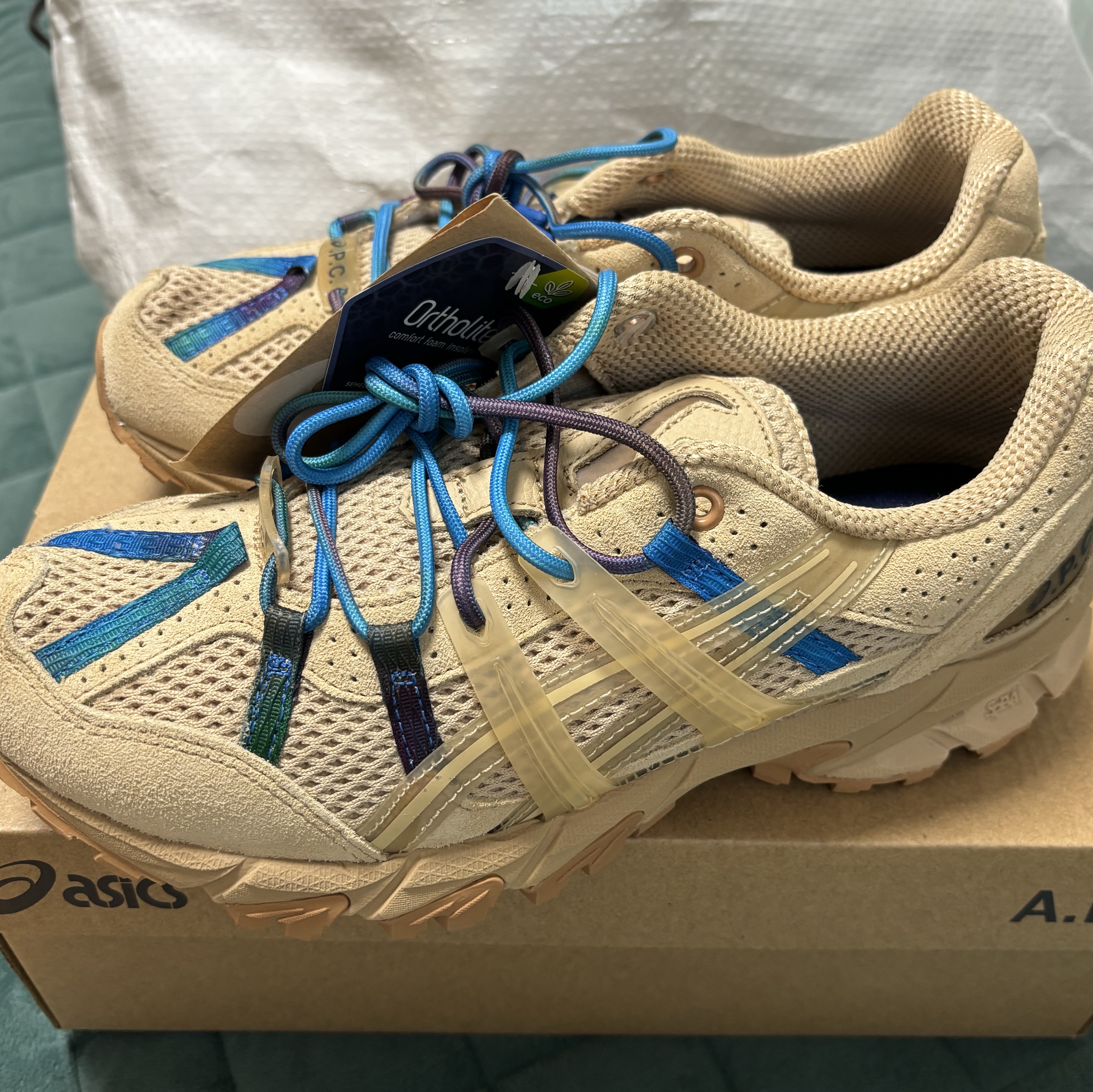Asics x A.P.C. Gel-Sonoma 15-50 Beige 착용 스타일
