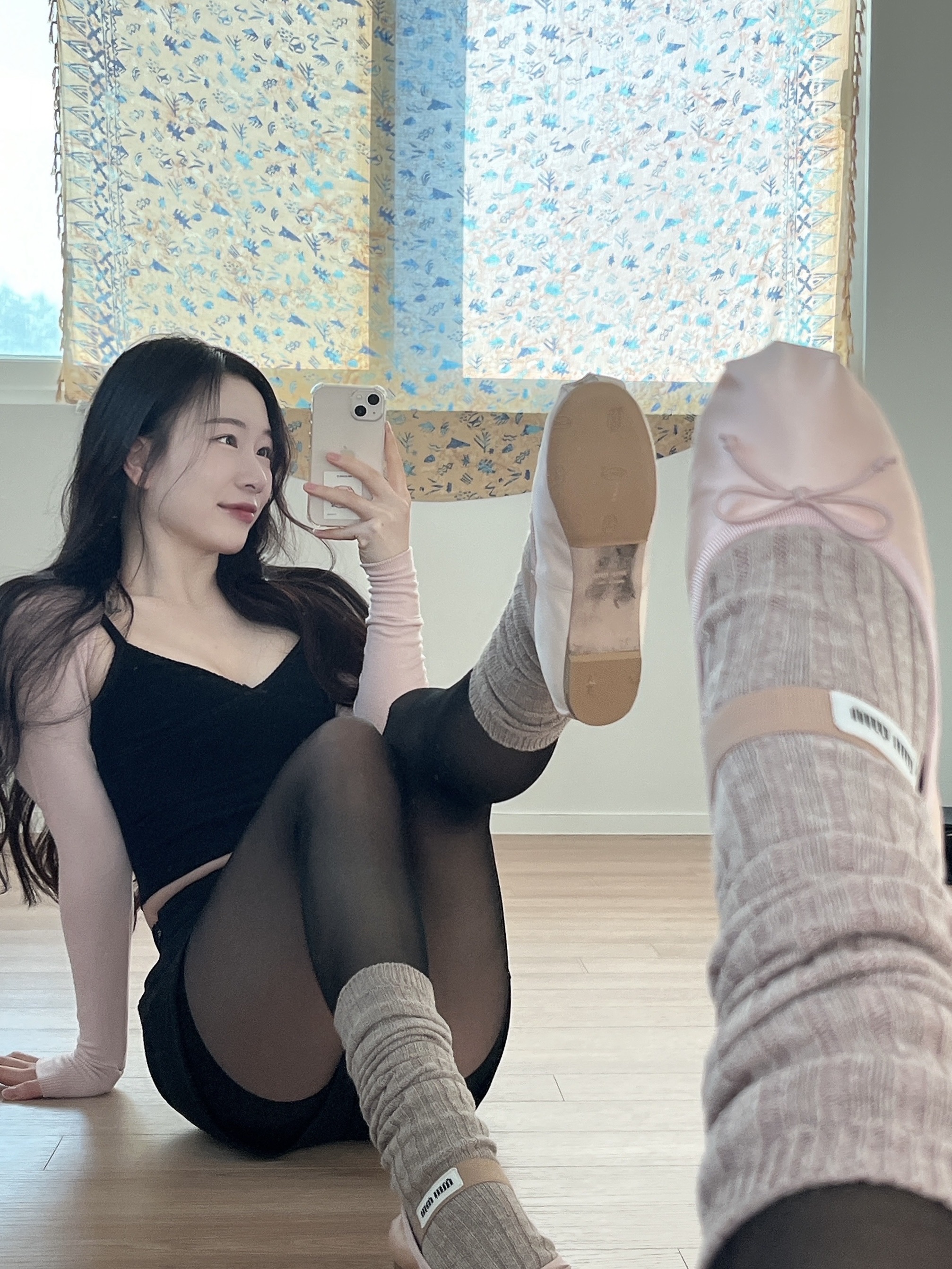 (W) Miu Miu Satin Ballerinas Orchid Pink 착용 스타일 - 2