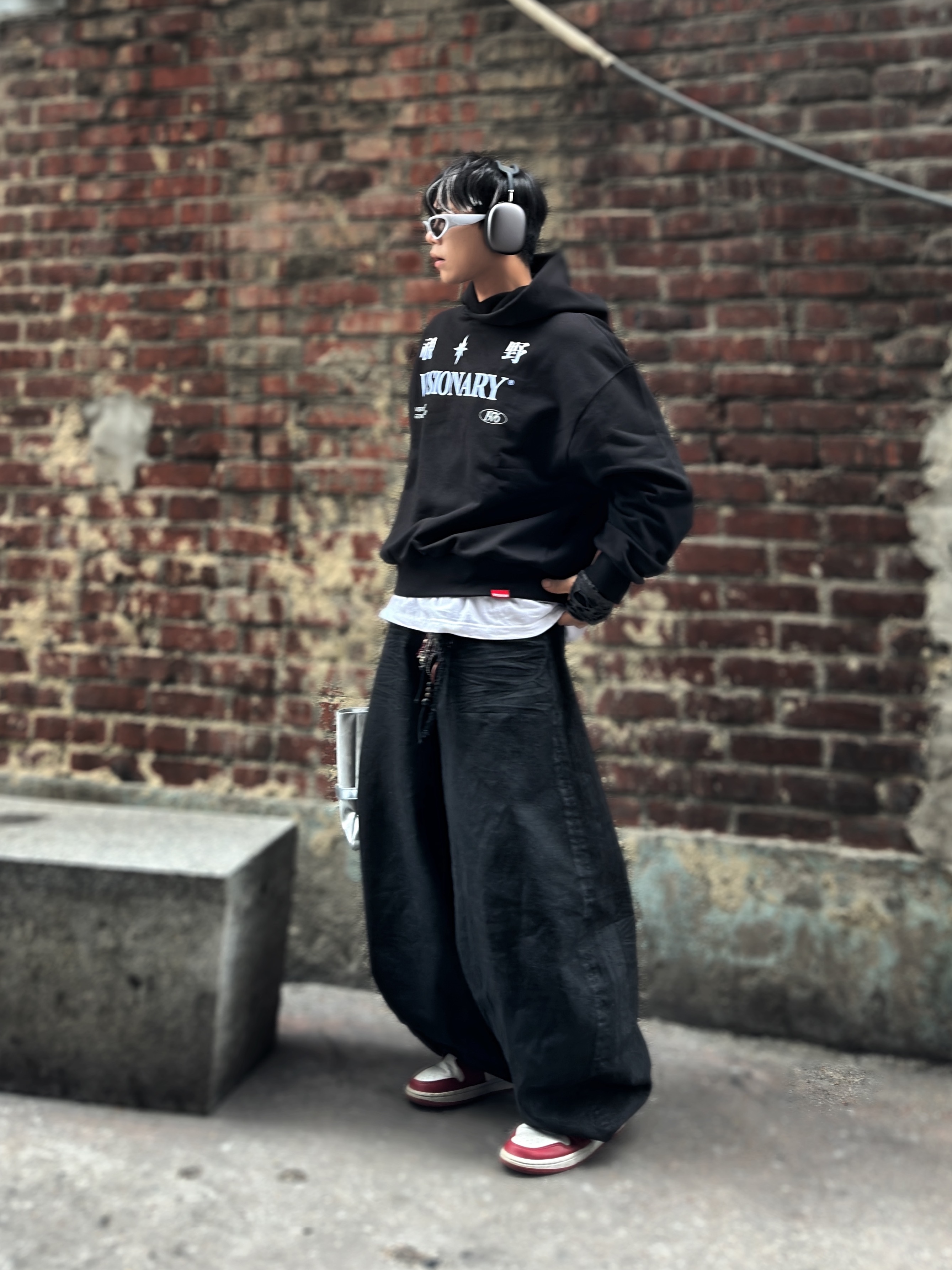 Jordan 1 Retro High OG Chicago 2015, Apple AirPods Max Lightning Space Gray (Korean Ver.) 착용 스타일 - 6