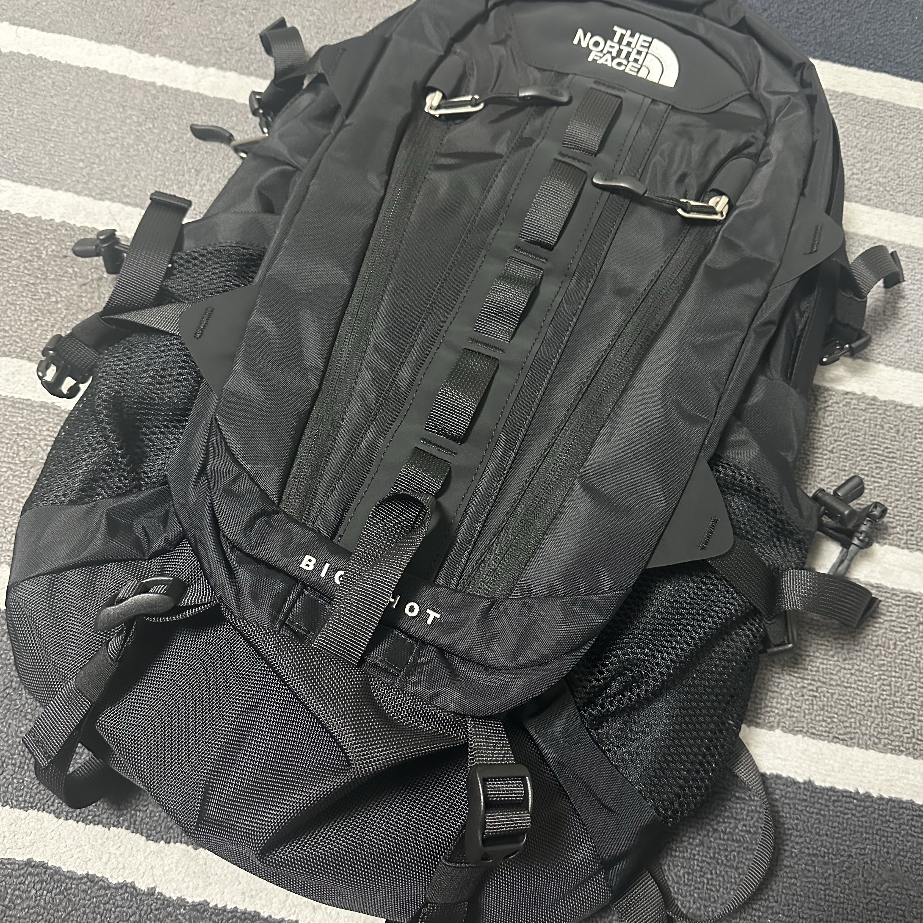 The North Face Big Shot Black 착용 스타일