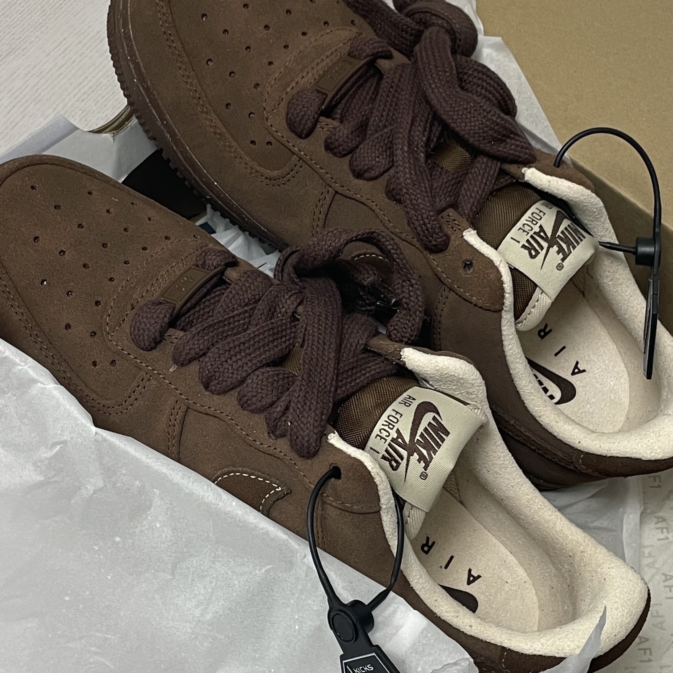 (W) Nike Air Force 1 '07 Cacao Wow 착용 스타일