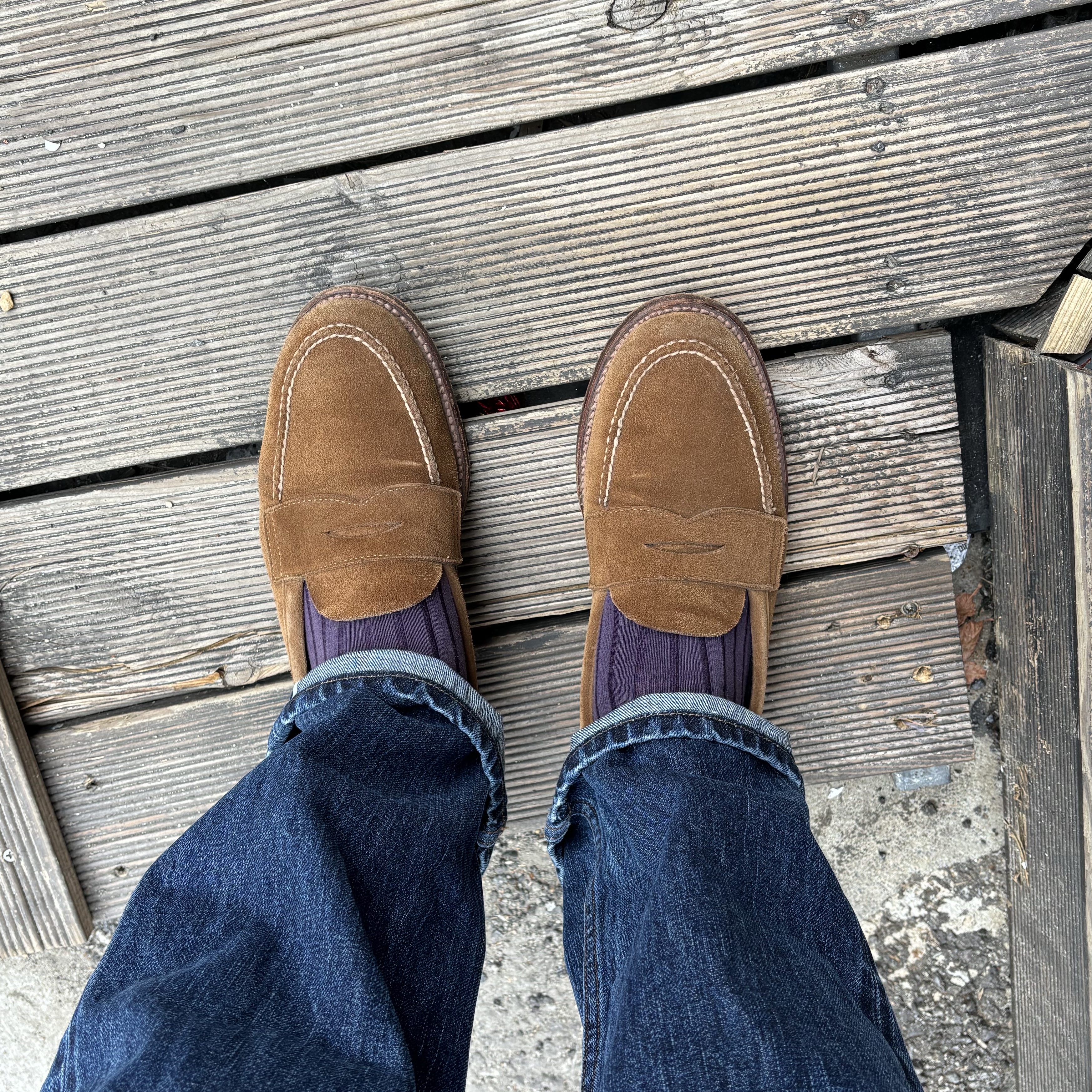 Alden 6243 Suede Unlined Flex Penny Loafer Snuff - D 착용 스타일 - 2