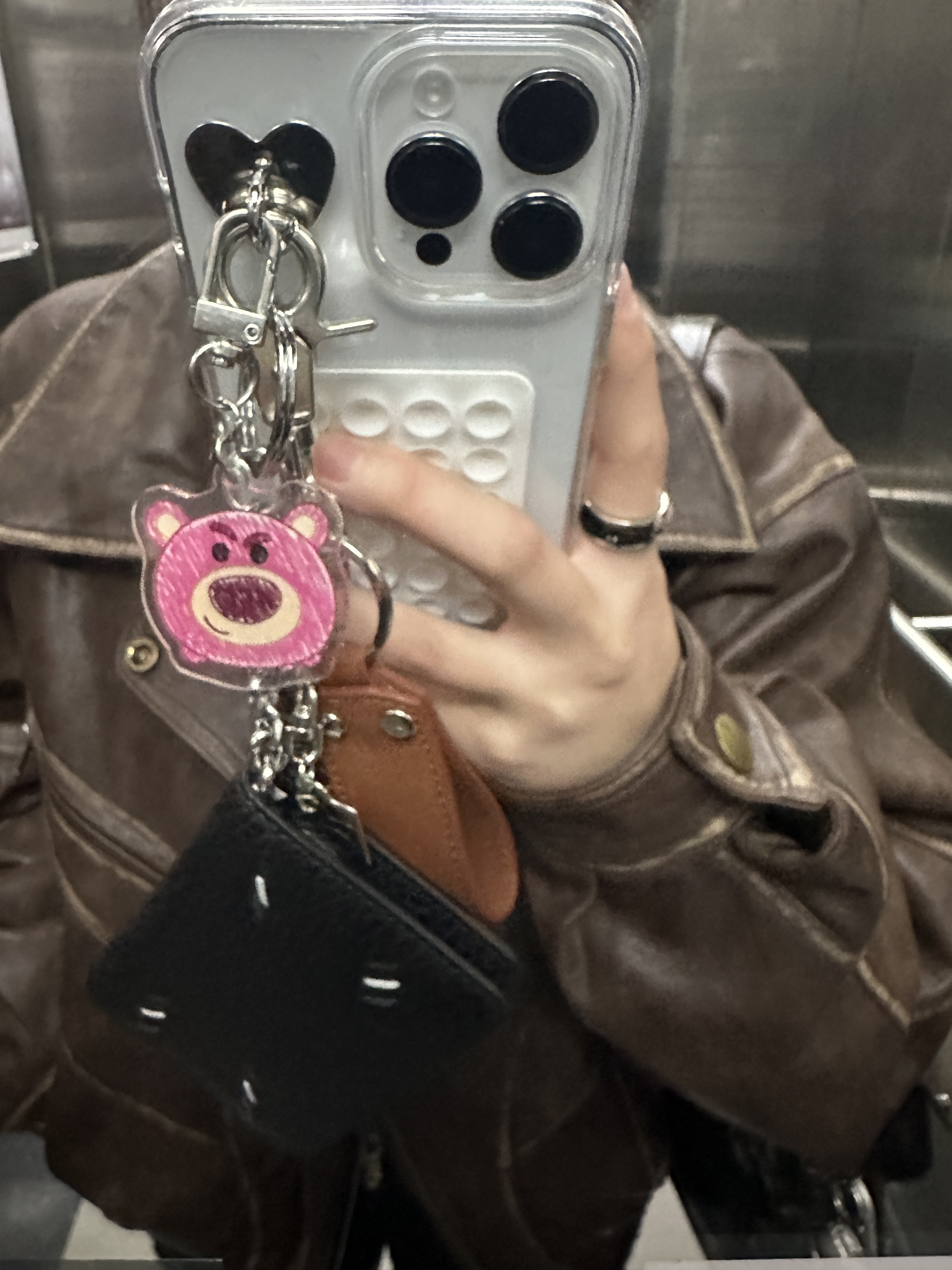 Maison Margiela Keyring Wallet Black 착용 스타일 - 2