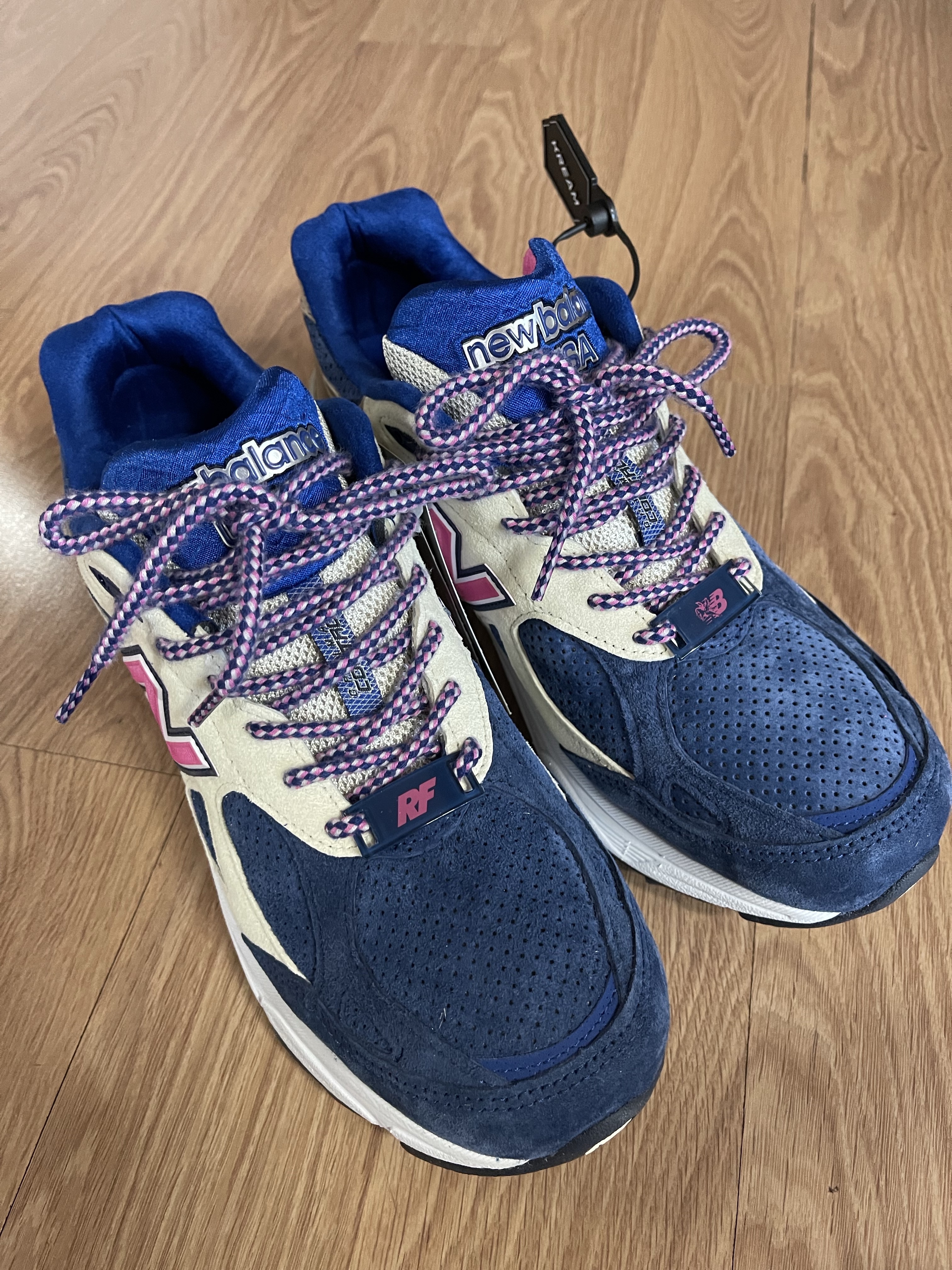 New Balance x Kith 990v3 Made in USA Daytona 착용 스타일 - 1
