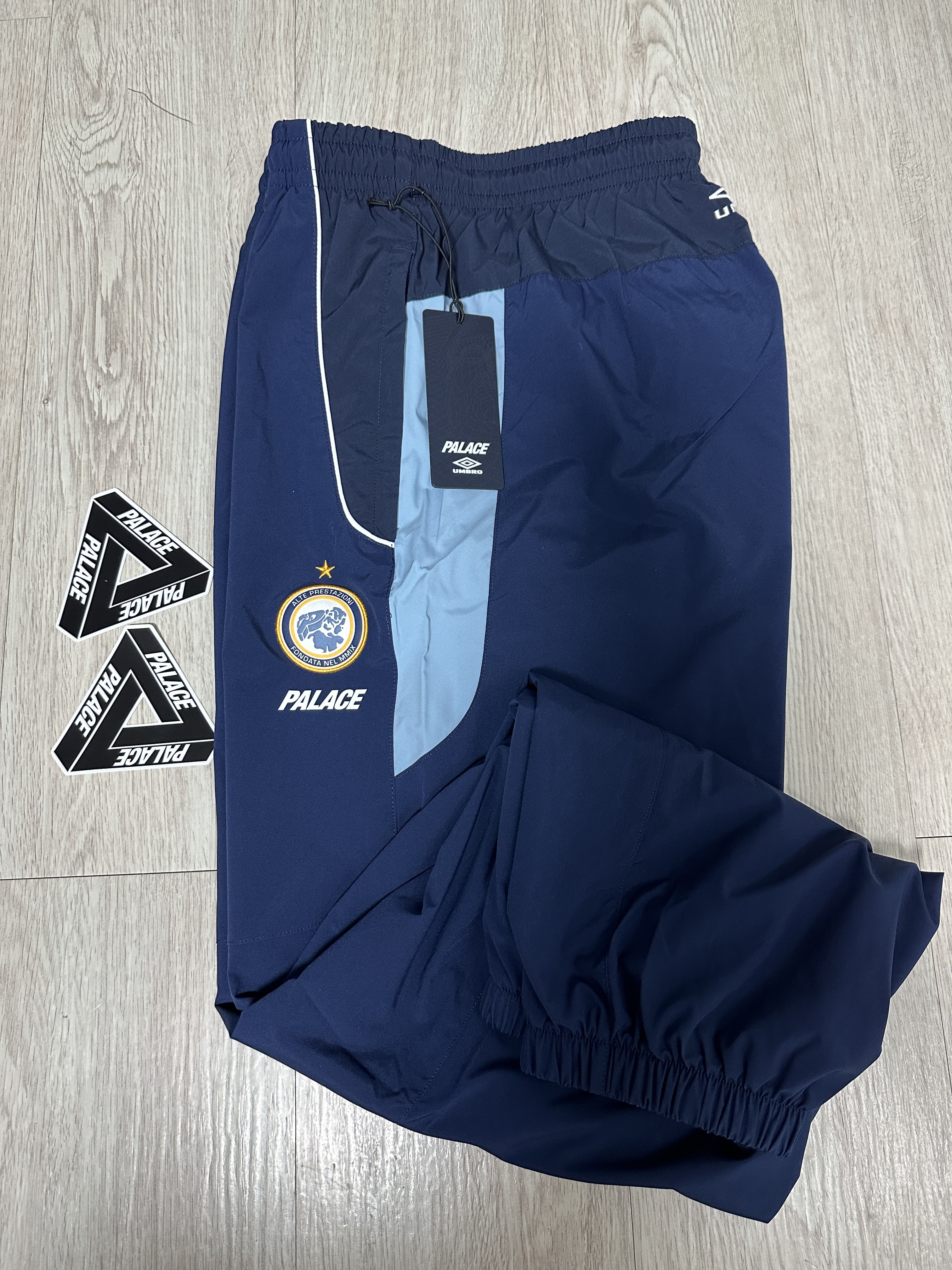 Palace x Umbro Track Pants Blue - 24SS 착용 스타일