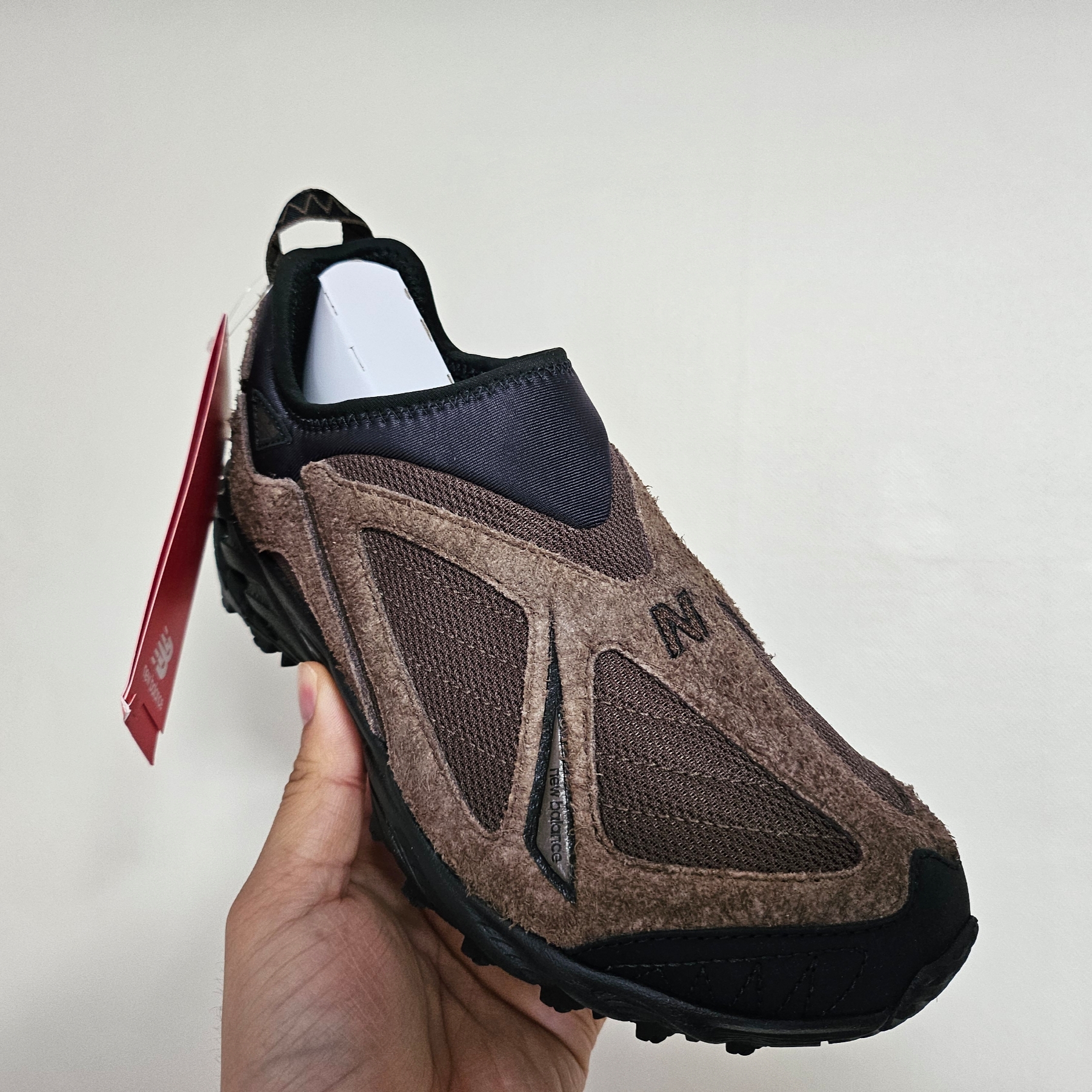 New Balance ML610S Dark Mushroom Phantom 착용 스타일 - 1