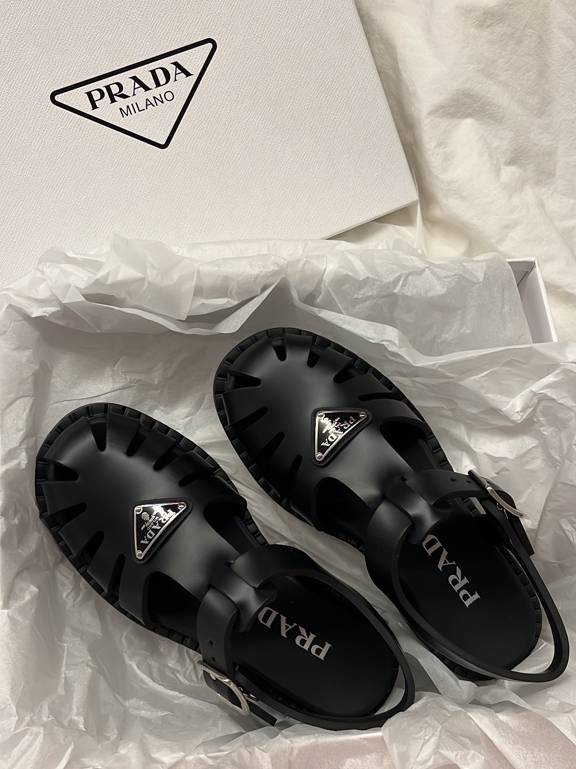 (W) Prada Sporty Foam Rubber Sandal Black 착용 스타일
